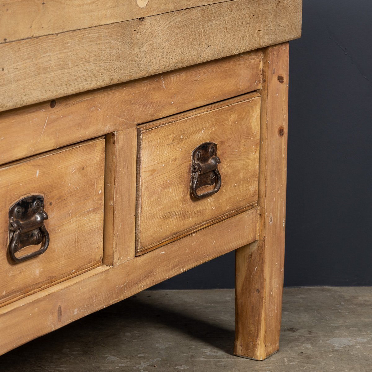 PUSHKINS.COM - D11126 - ANTIQUE 20thC FRENCH BUTCHERS BLOCK TABLE c.1920 - 09.jpg