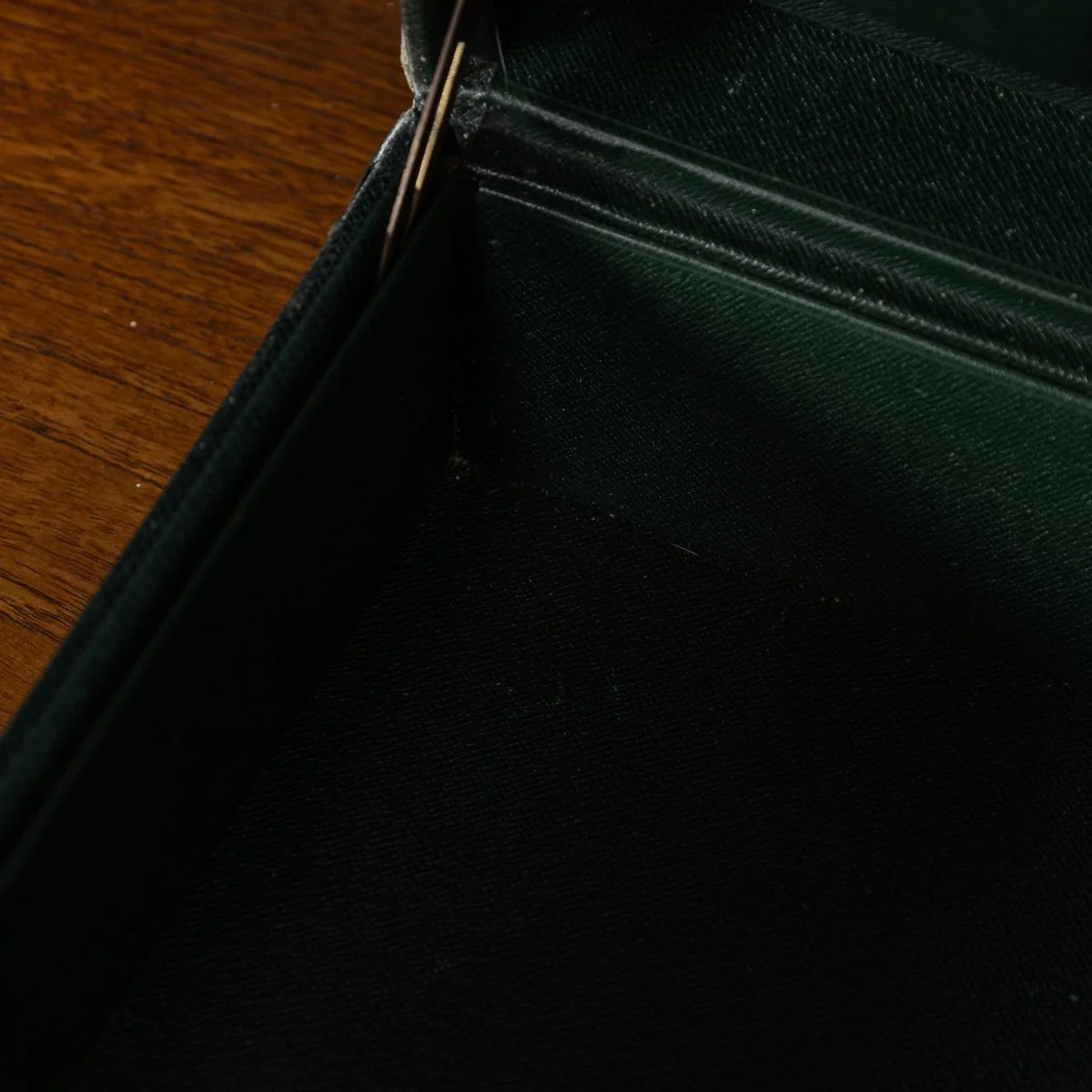 PUSHKINS.COM - B11505 - 20thC LOUIS VUITTON PRESIDENTIAL BRIEFCASE IN GREEN "TAIGA" LEATHER, FRANCE - 19.jpg