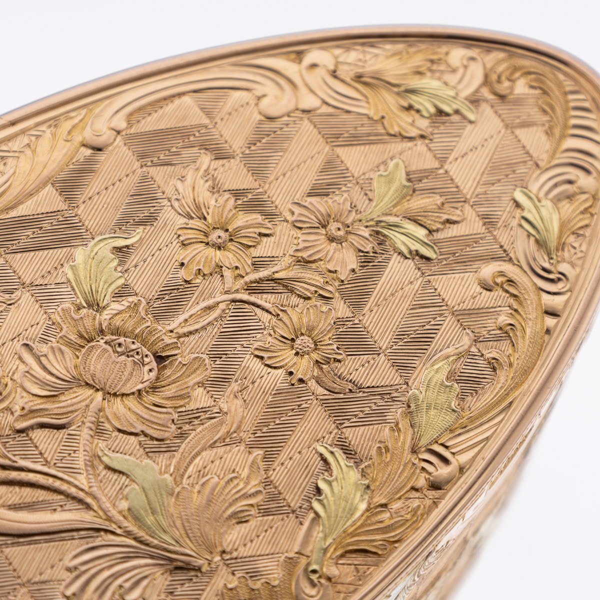 PUSHKIN'S - ANTIQUE 18thC FRENCH THREE-COLOUR 18k GOLD SNUFF BOX c.1780 - 26.jpg