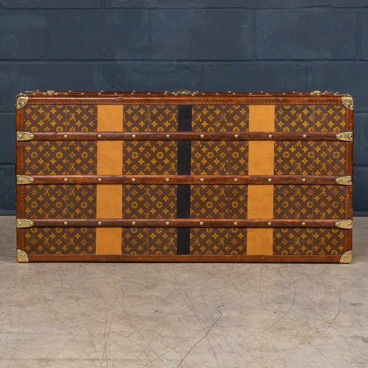 PUSHKIN'S - ANTIQUE 20thC LOUIS VUITTON CABIN TRUNK IN MONOGRAM CANVAS, FRANCE c.1910 - 9.jpg