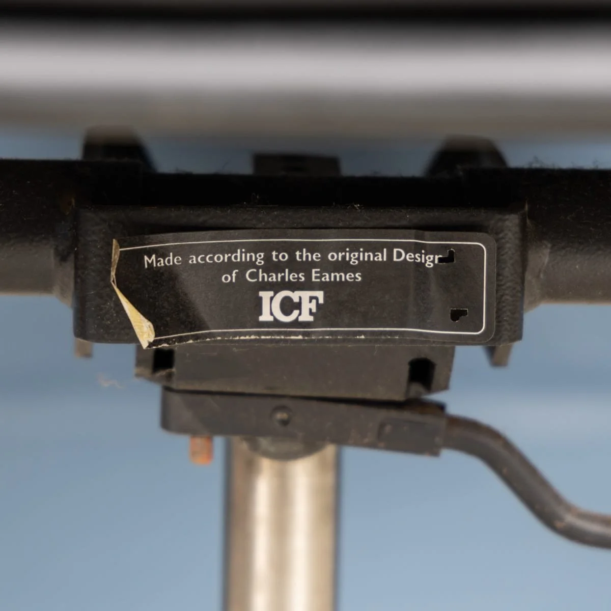 PUSHKINS.COM - B12277d - VINTAGE 20thC EA217 CHAIR IN BLACK LEATHER BY CHARLES & RAY EAMES FOR ICF - 18.jpg