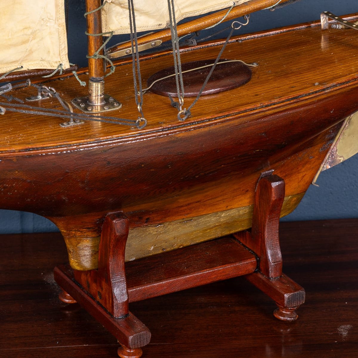 PUSHKINS.COM - B12033 - VINTAGE 20thC ENGLISH CARVED HULL POND YACHT c.1930 - 16.jpg