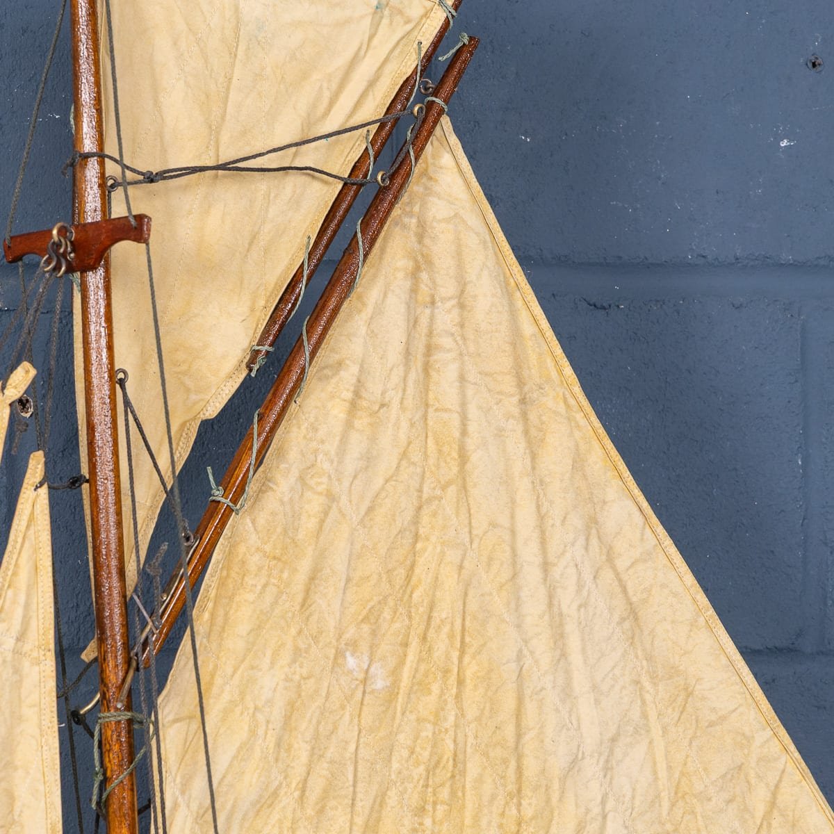 PUSHKINS.COM - B12033 - VINTAGE 20thC ENGLISH CARVED HULL POND YACHT c.1930 - 25.jpg