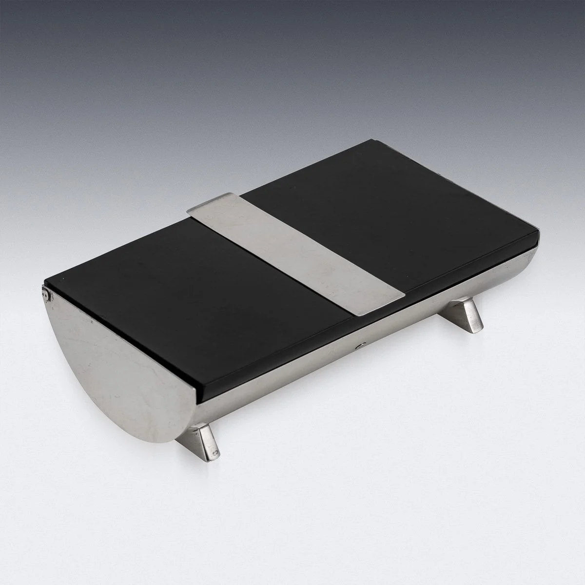 PUSHKINS.COM - D11356 - ANTIQUE 20thC ENGLISH ART DECO SOLID SILVER & LACQUER CIGARETTE BOX c.1920 - 04.jpg