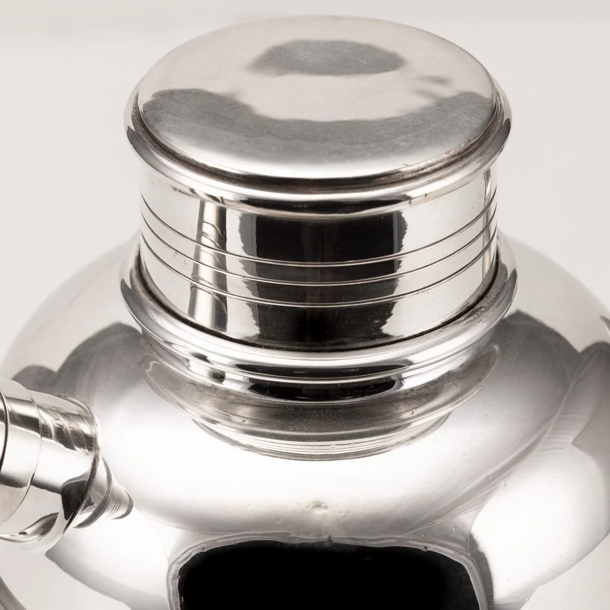 PUSHKINS.COM - Z12459 - ANTIQUE 20thC LARGE ART DECO SILVER PLATED COCKTAIL SHAKER, BIRMINGHAM c.1925 - 11.jpg