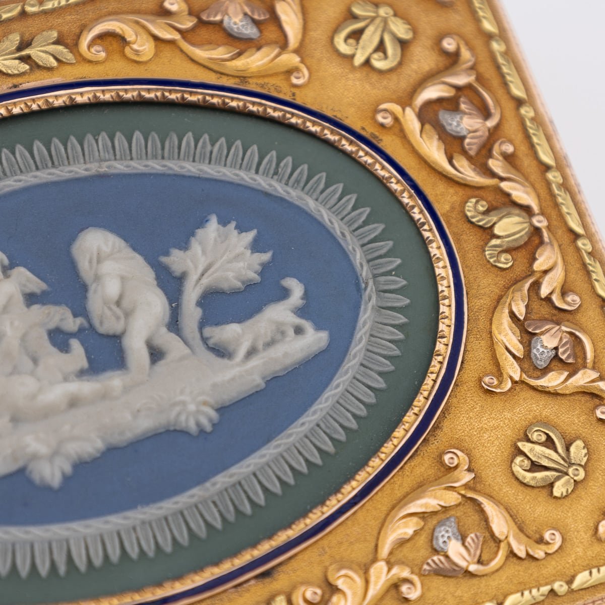 PUSHKIN'S - ANTIQUE 19thC GERMAN THREE-COLOUR 18k GOLD & JASPERWARE SNUFF BOX, HANAU c.1820 - 11.jpg