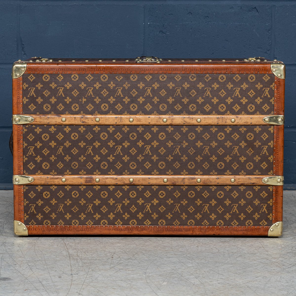 PUSHKINS.COM - B11308w - ANTIQUE 20thC LOUIS VUITTON HAT TRUNK IN MONOGRAM CANVAS, FRANCE c.1920 - 09.jpg