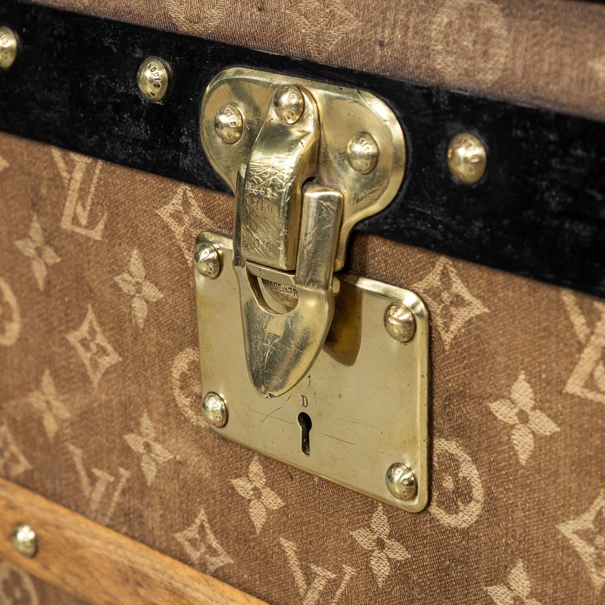 PUSHKINS.COM - B11503w - ANTIQUE 20thC LOUIS VUITTON HAT TRUNK IN WOVEN CANVAS, FRANCE c.1890 - 36.jpg