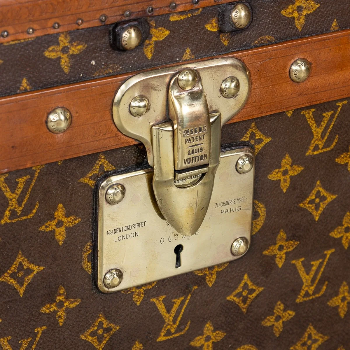 PUSHKIN'S - ANTIQUE 20thC LOUIS VUITTON HAT TRUNK IN MONOGRAM CANVAS, PARIS c.1920 - 26.jpg