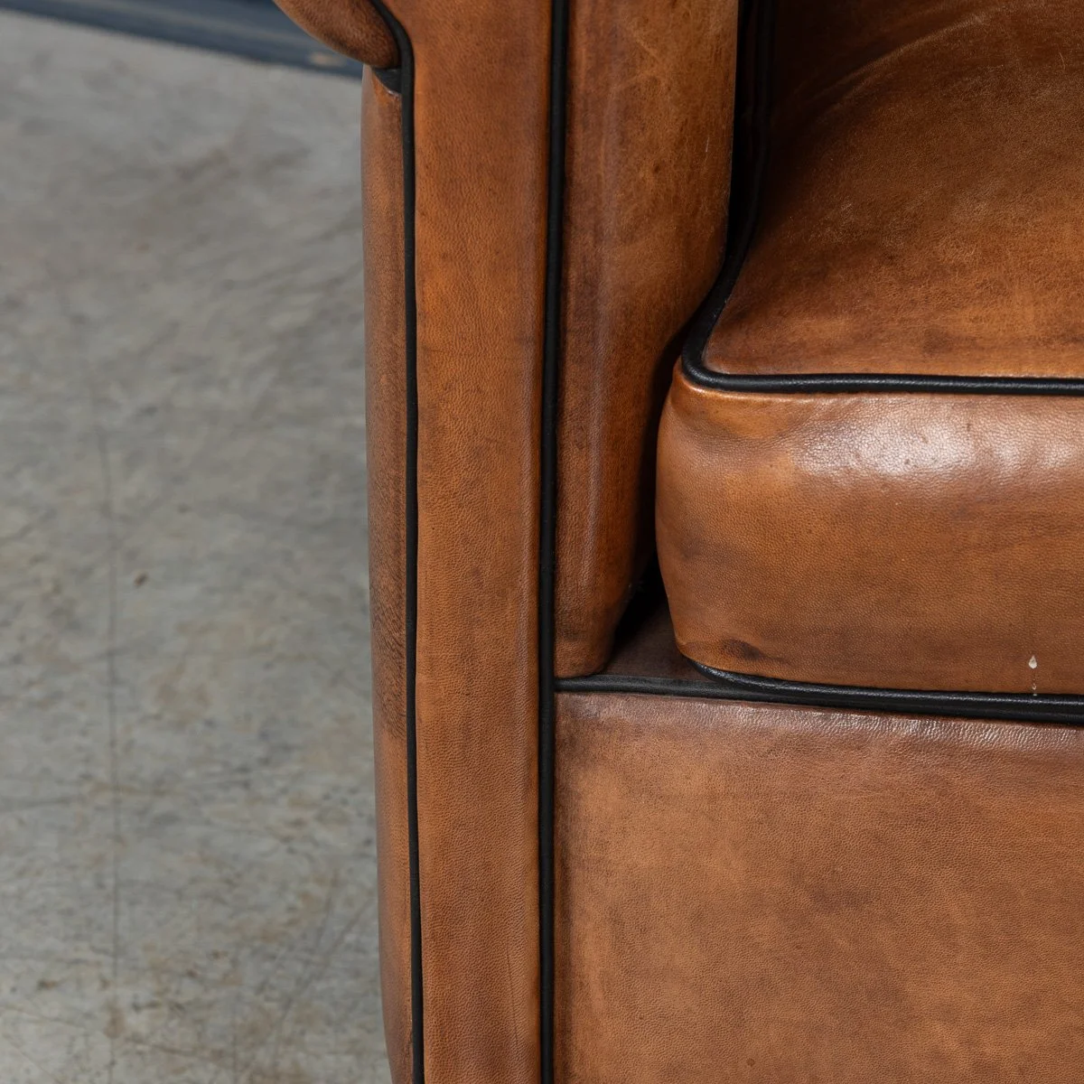 PUSHKINS.COM - B11463 - A PAIR OF 20thC DUTCH SHEEPSKIN LEATHER TUB CHAIRS - 19.jpg