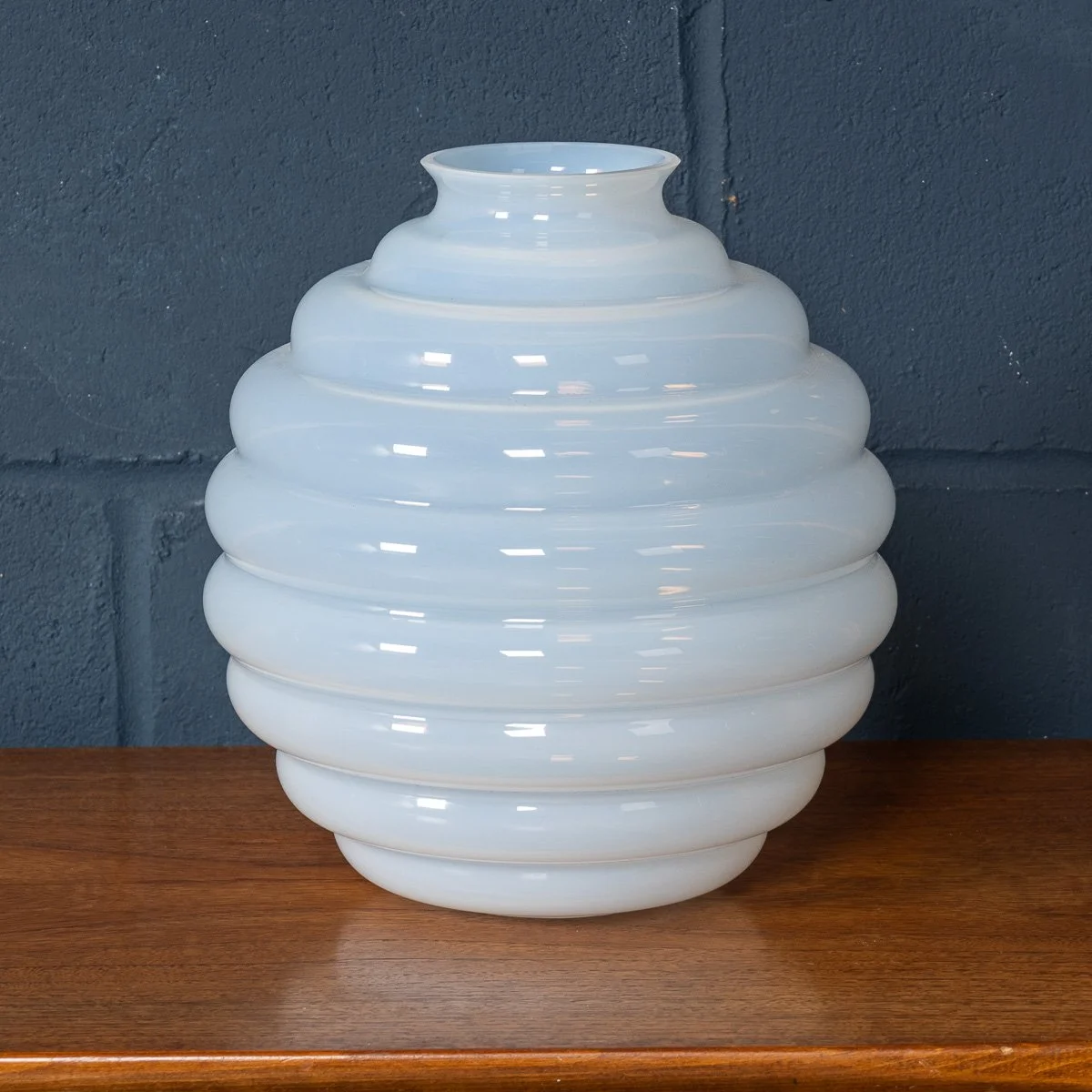 PUSHKINS.COM - B11445 - CONTEMPORARY 21stC MURANO ART GLASS VASE IN OPALESCENT WHITE BY VENINI c.2015 - 03.jpg