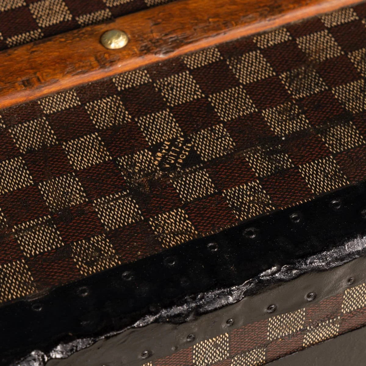 PUSHKINS.COM - B11870 - ANTIQUE 20thC LOUIS VUITTON 'MALLE HAUTE' TRUNK IN DAMIER CANVAS, FRANCE c.1900 - 33.jpg