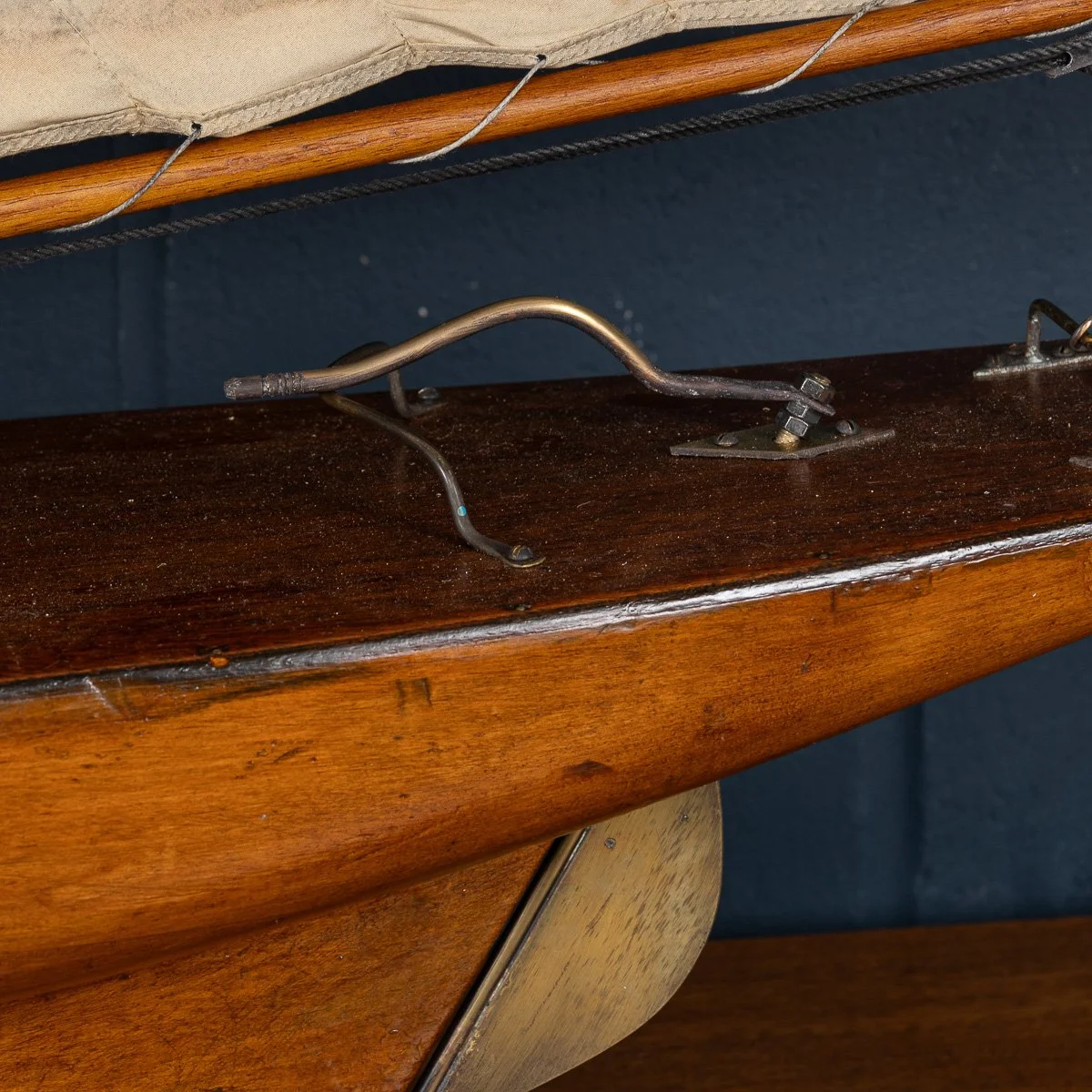 PUSHKINS.COM - B11425 - VINTAGE 20thC ENGLISH GAFF RIGGED %22J CLASS%22 POND YACHT c.1930 - 39.jpg