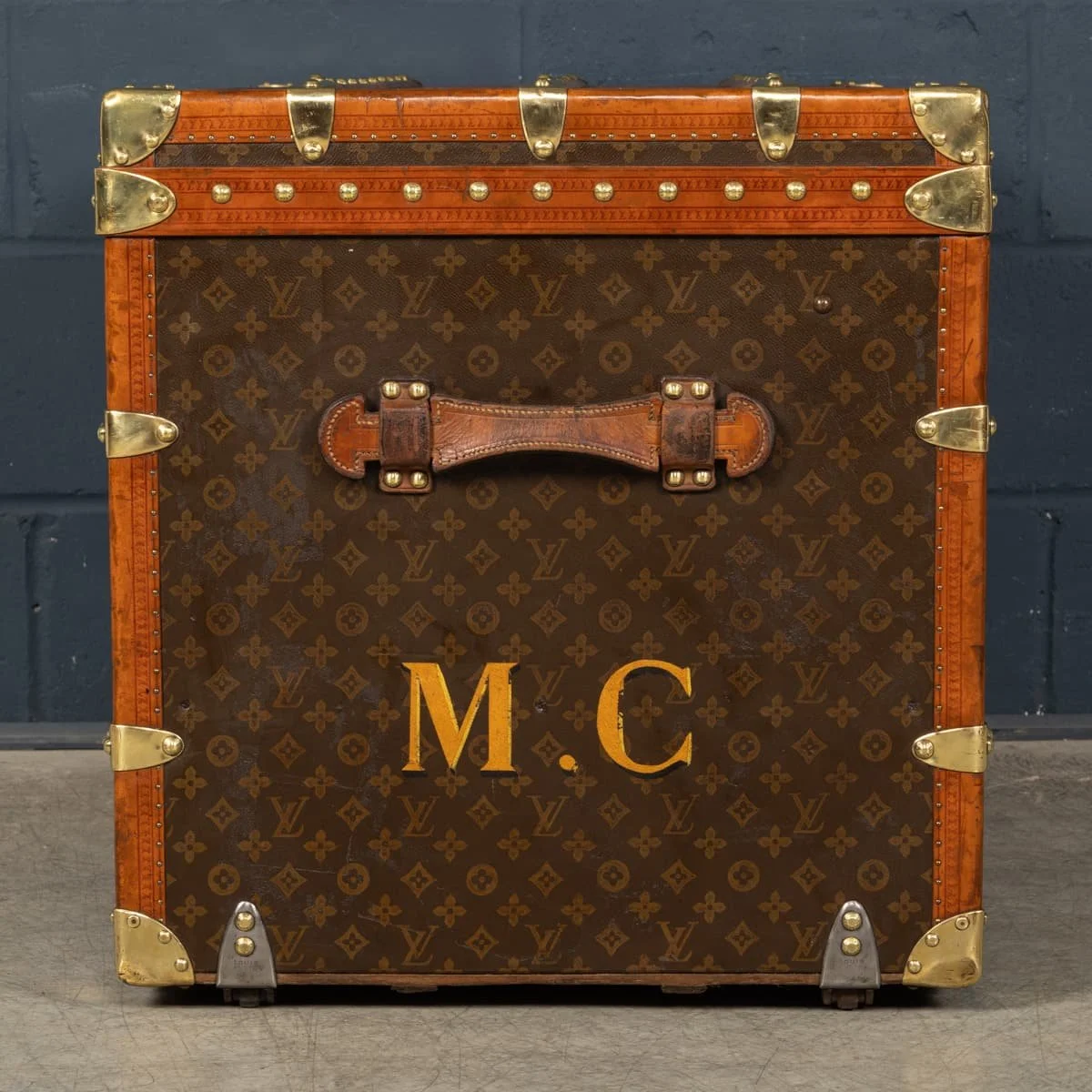 PUSHKINS.COM - B12347 - ANTIQUE 20thC LOUIS VUITTON STEAMER TRUNK IN MONOGRAM CANVAS, FRANCE c.1920 - 05.jpg