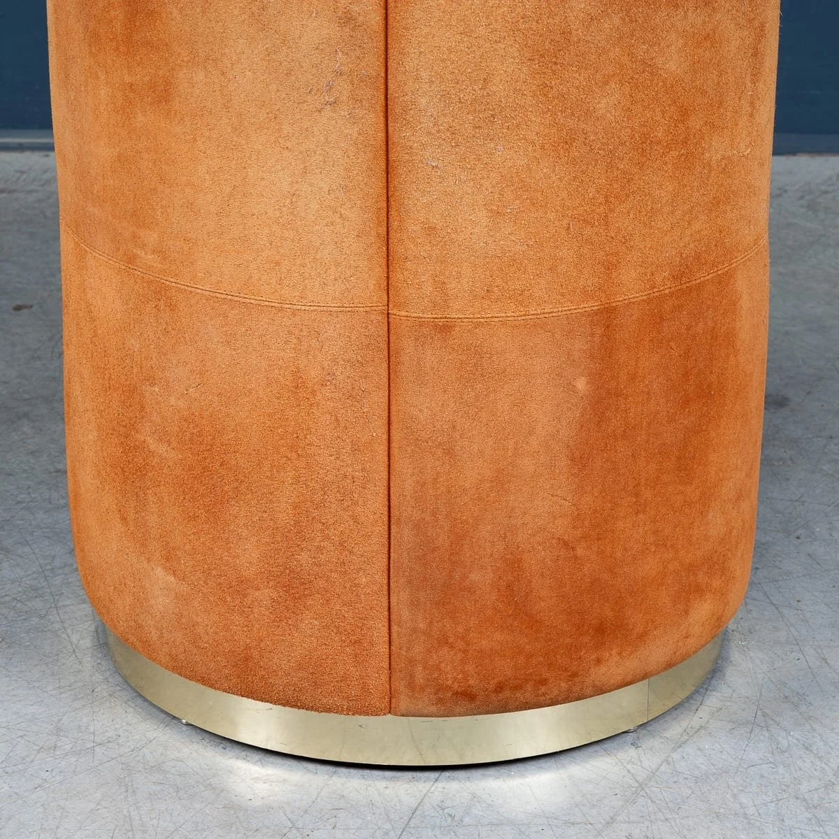 PUSHKINS.COM - B12046 - VINTAGE RARE 20thC ITALIAN DINING SET IN ORANGE SUEDE BY WILLY RIZZO c.1970 - 37.jpg