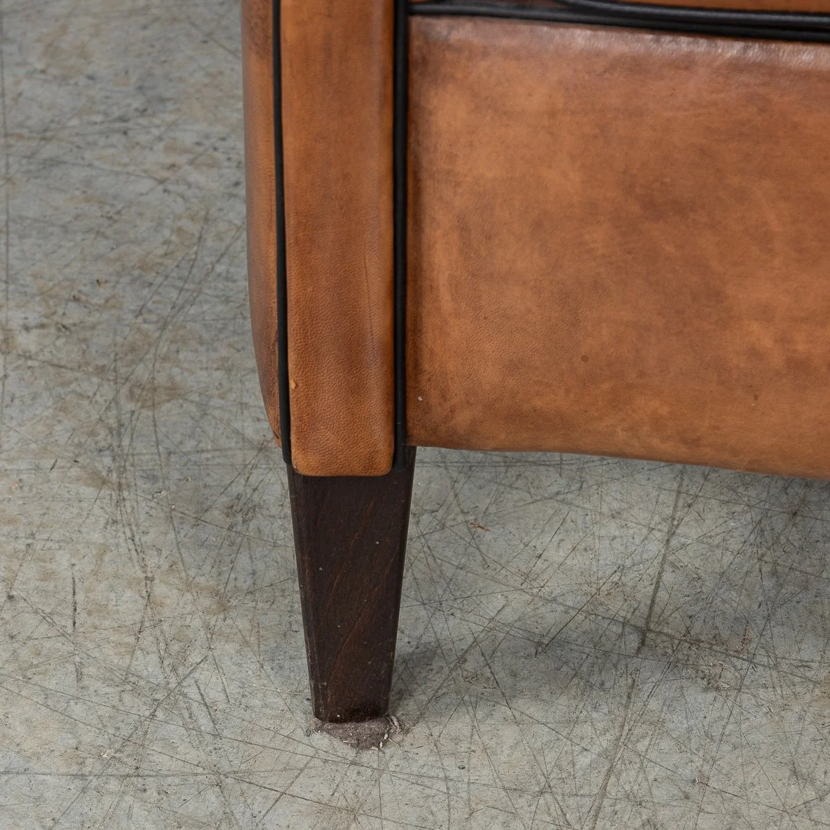 PUSHKINS.COM - B11463 - A PAIR OF 20thC DUTCH SHEEPSKIN LEATHER TUB CHAIRS - 20.jpg