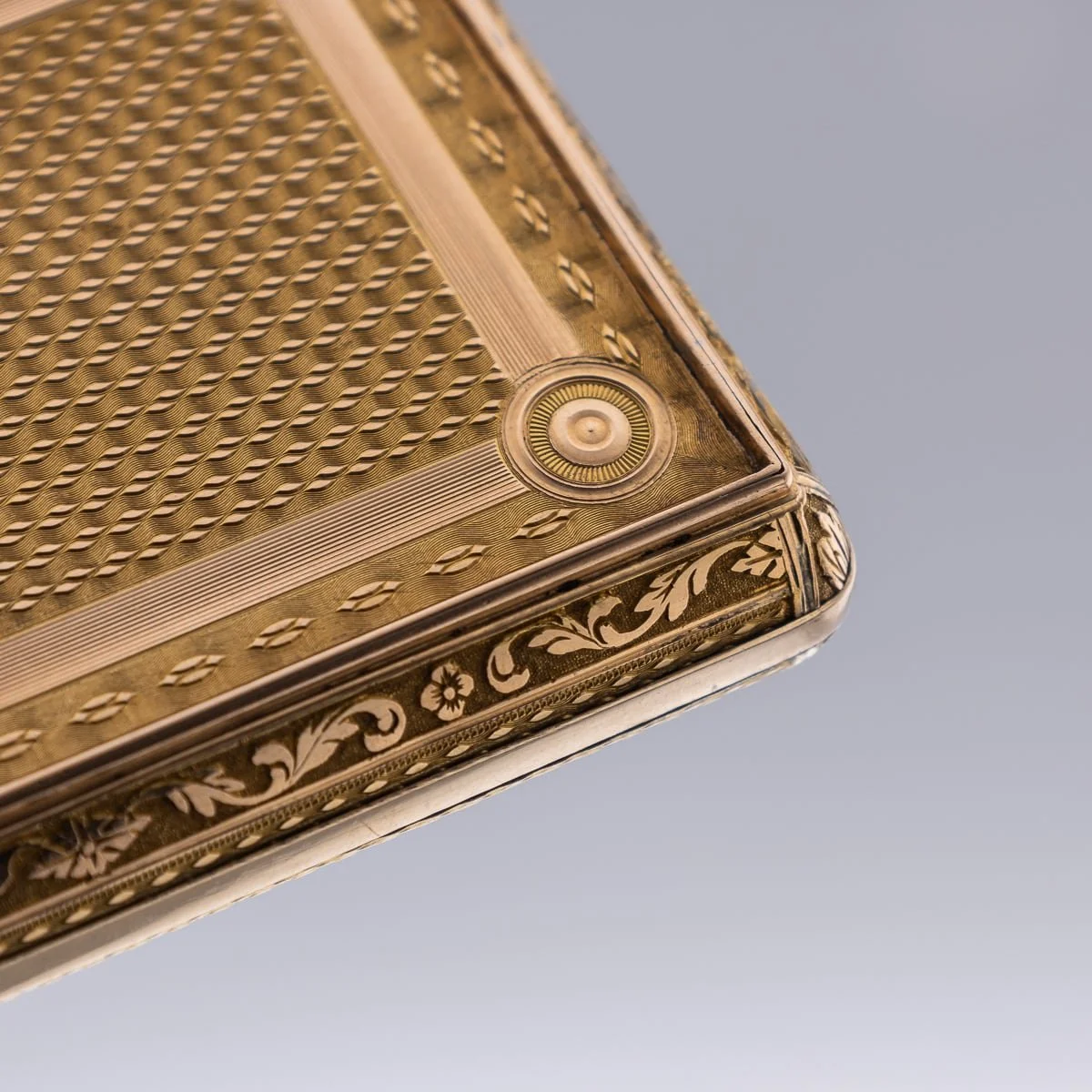 PUSHKIN'S - ANTIQUE 19thC GERMAN THREE-COLOUR 18k GOLD SNUFF BOX, HANAU c.1820 - 20.jpg