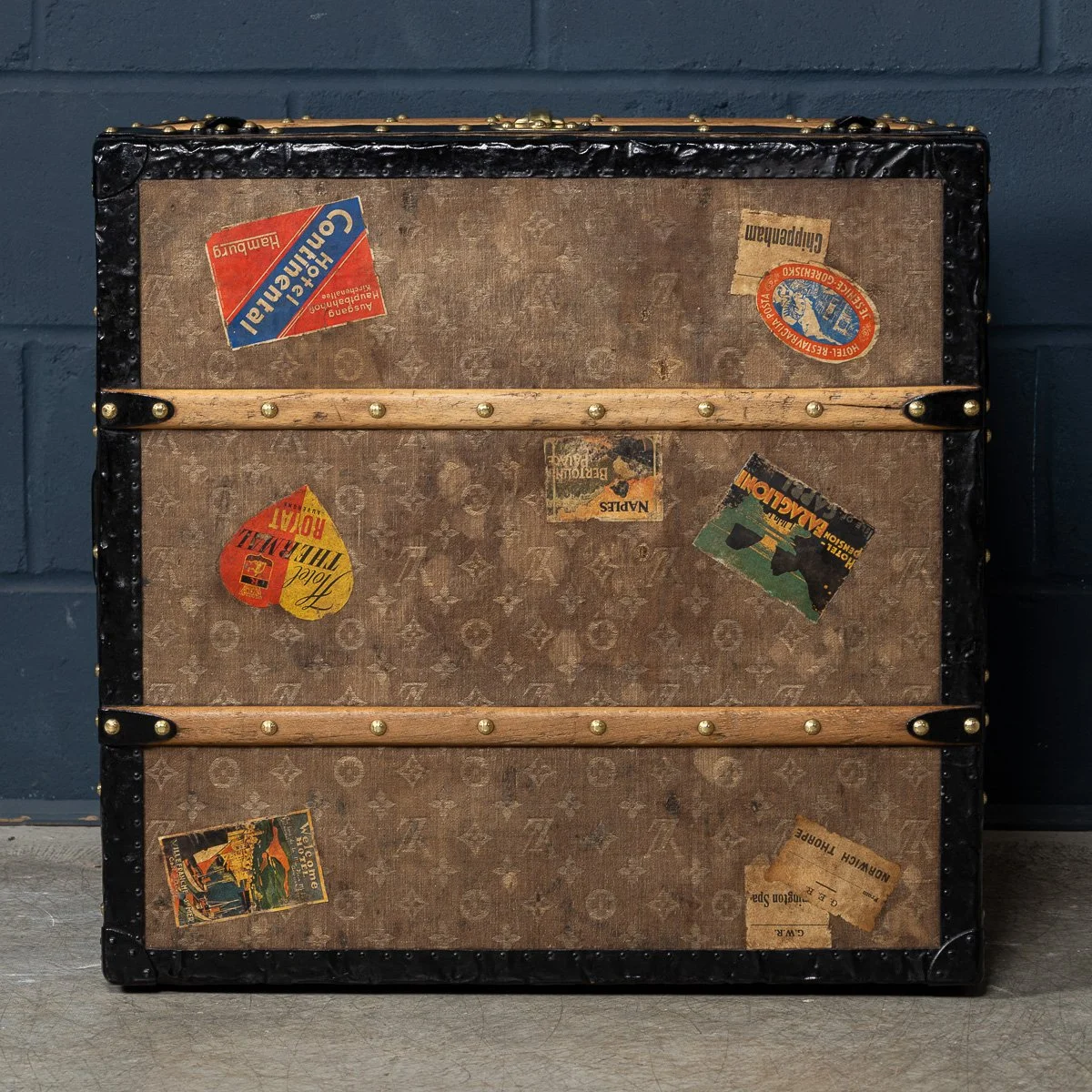 PUSHKINS.COM - B11503w - ANTIQUE 20thC LOUIS VUITTON HAT TRUNK IN WOVEN CANVAS, FRANCE c.1890 - 09.jpg