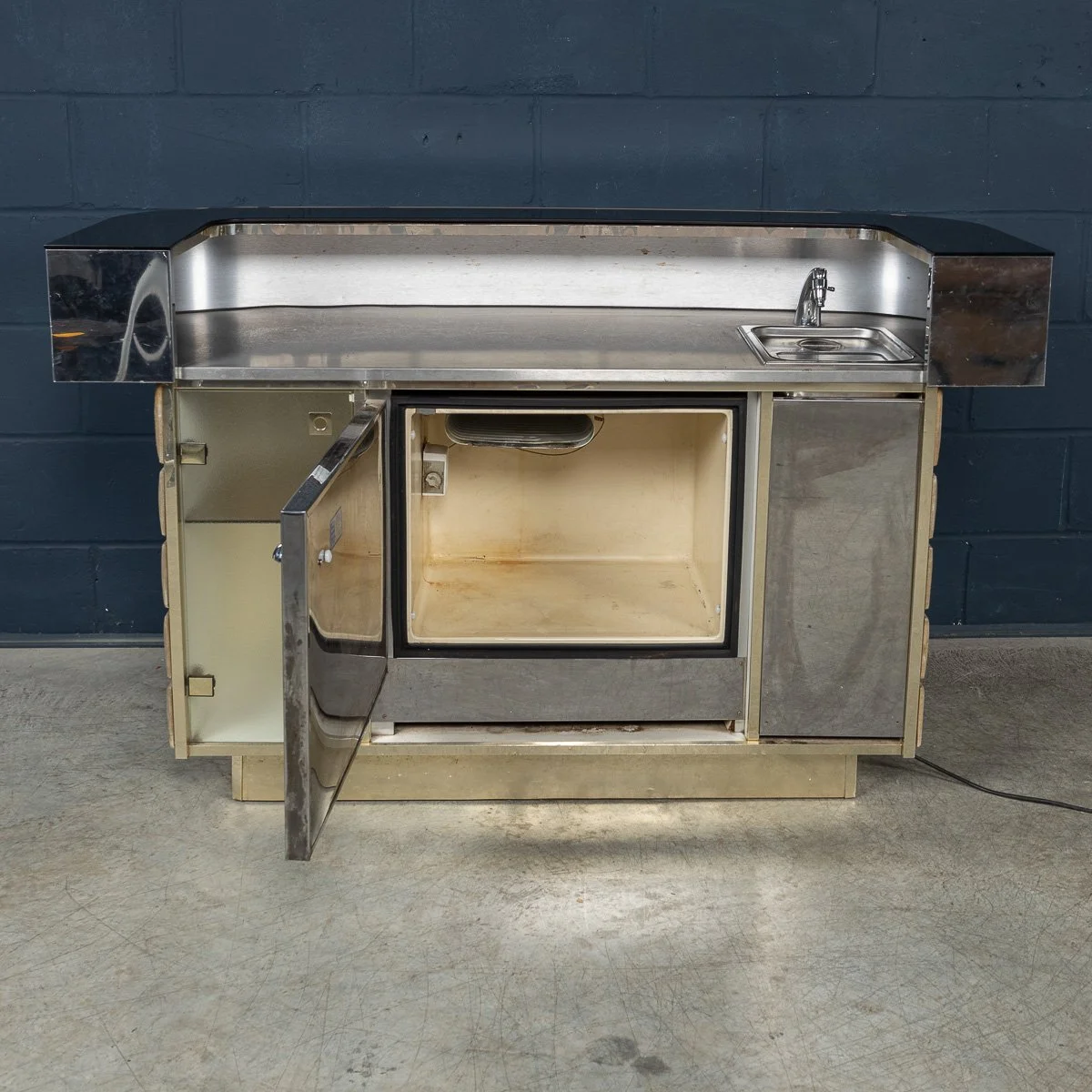 PUSHKINS.COM - B11467 - VINTAGE 20thC ITALIAN STANDING WET BAR BY WILLY RIZZO c.1970 - 11.jpg