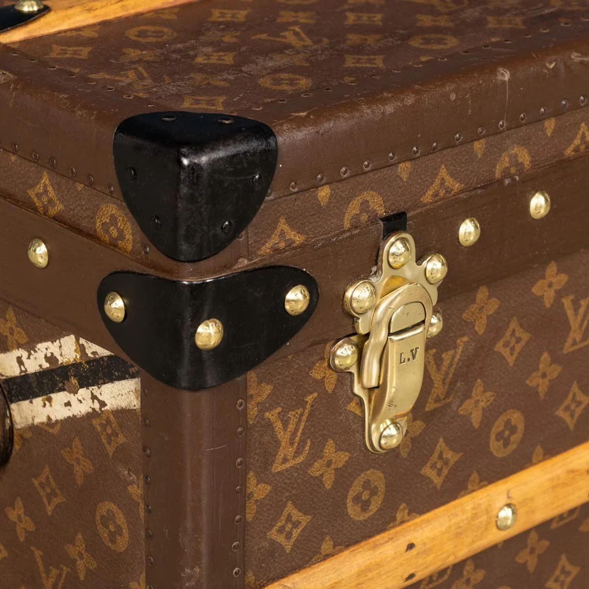 PUSHKINS.COM - B12351w - VINTAGE 20thC LOUIS VUITTON CABIN TRUNK IN MONOGRAM CANVAS, FRANCE c.1930 - 27.jpg
