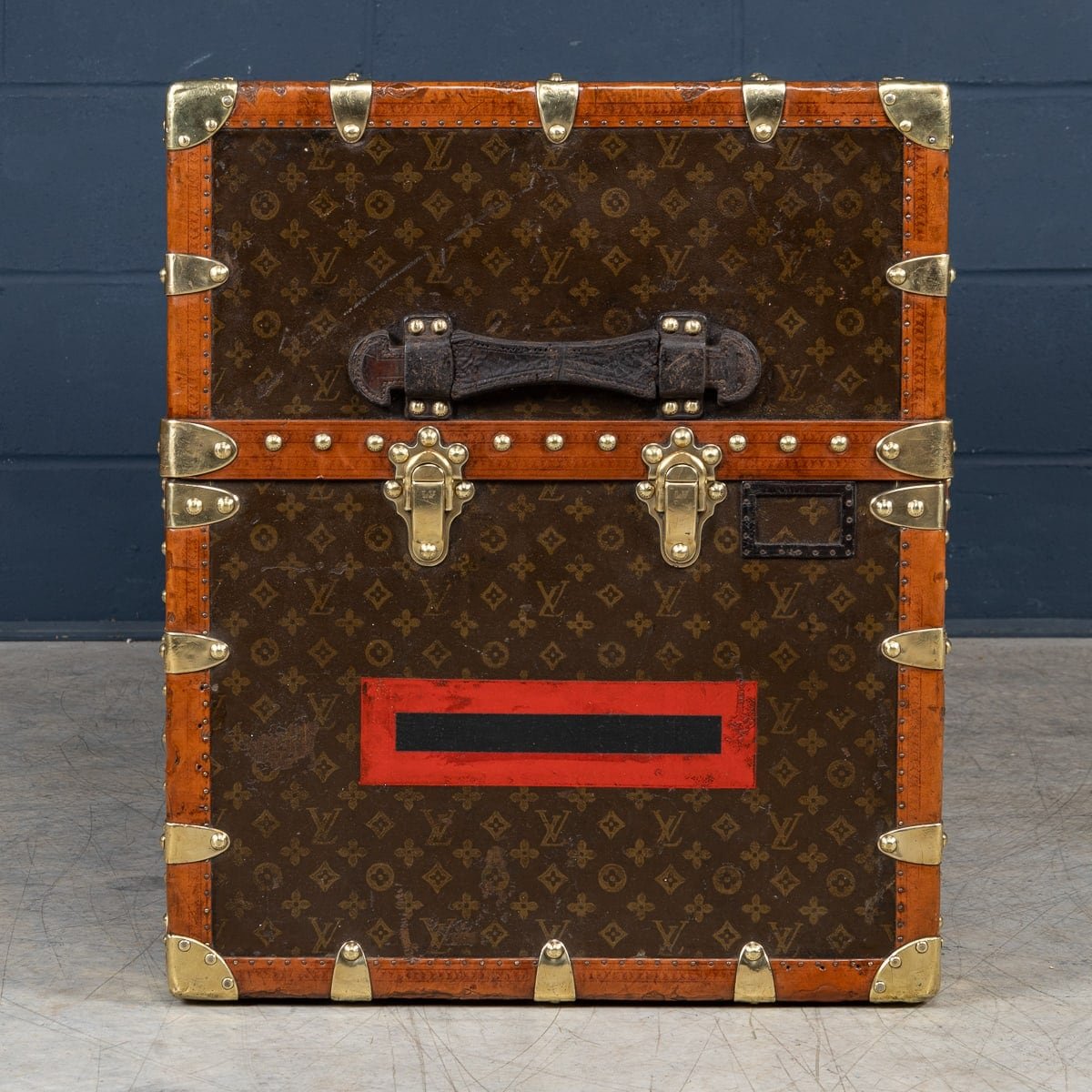 PUSHKINS.COM - B11231h - 20thC LOUIS VUITTON WARDROBE TRUNK IN MONOGRAM CANVAS, FRANCE - 08.jpg