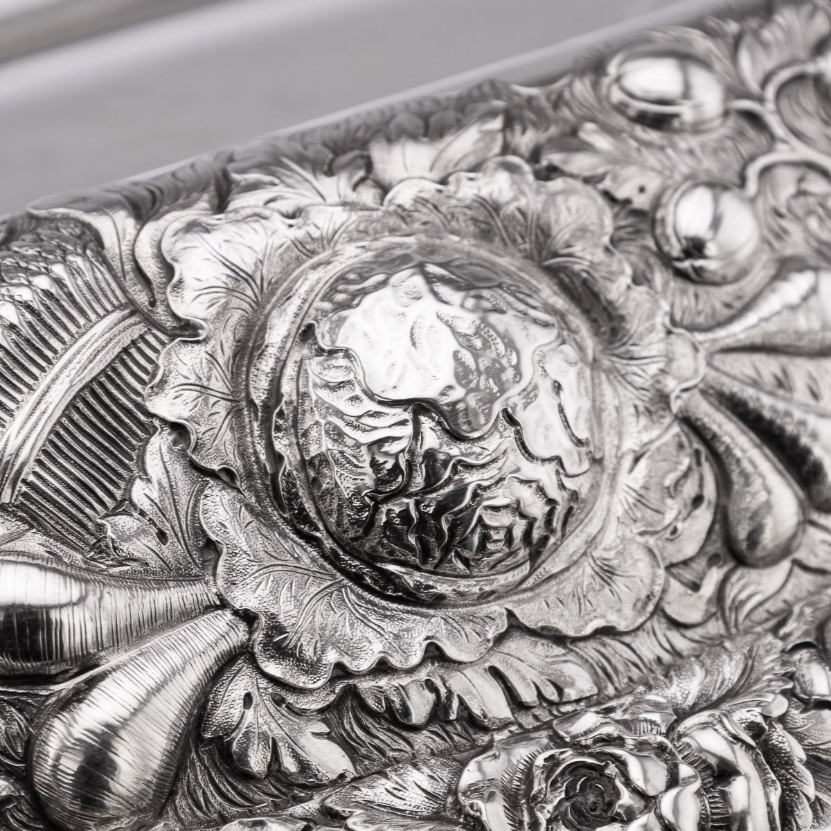 PUSHKINS.COM - B00060 - ANTIQUE 19thC GEORGIAN SOLID SILVER SOUP TUREEN BY EDWARD FARRELL, LONDON c.1823 - 29.jpg