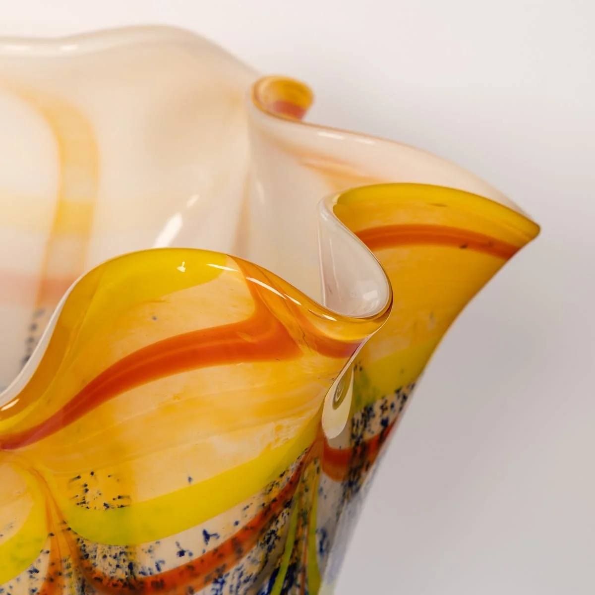 PUSHKINS.COM - B11823 - VINTAGE 20thC ITALIAN HAND BLOWN GLASS VASE, MADE IN MURANO - 09.jpg