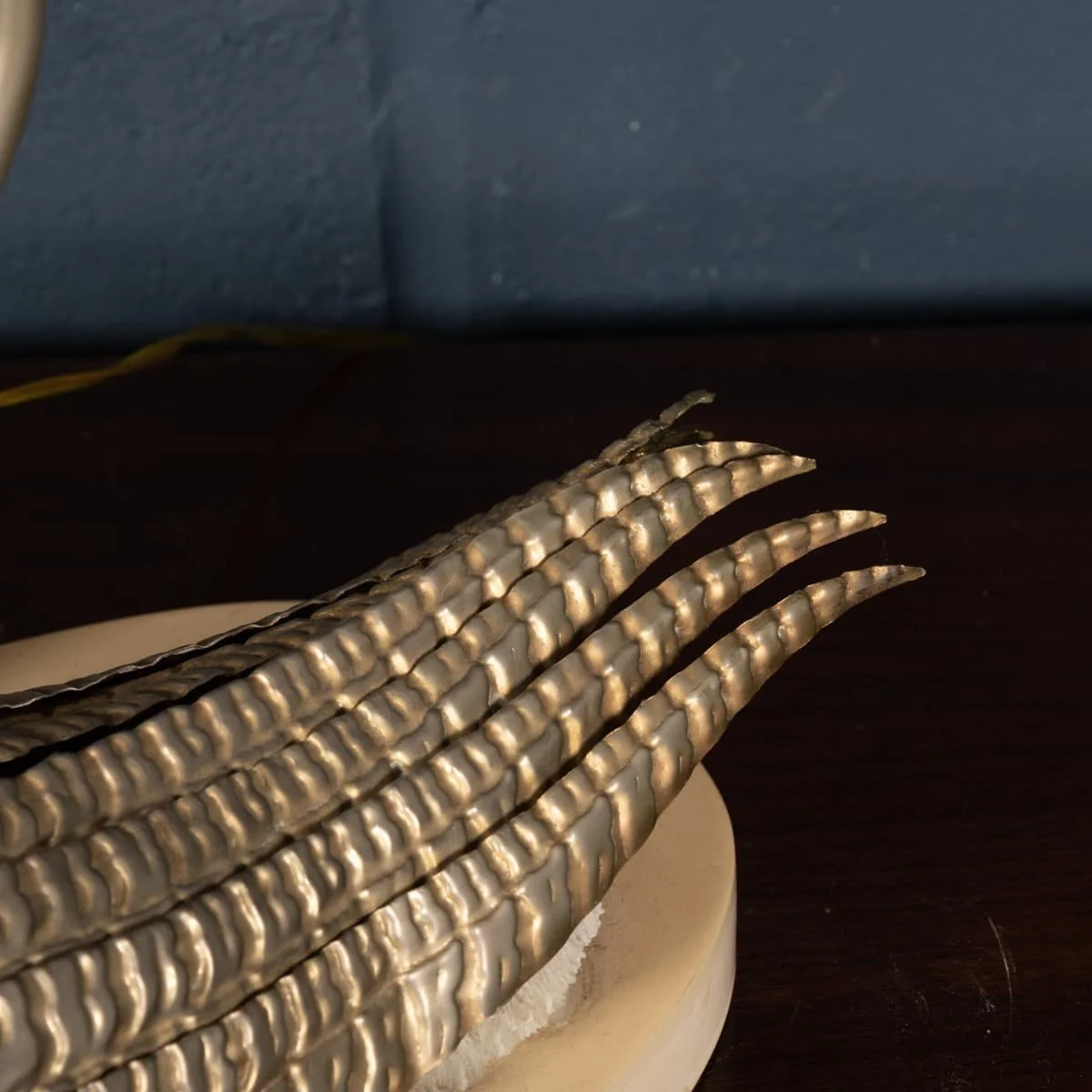 PUSHKINS.COM - B12355 - VINTAGE 20thC ITALIAN SCULPTURED CORAL & METAL SWAN TABLE LAMP c.1970 - 17.jpg