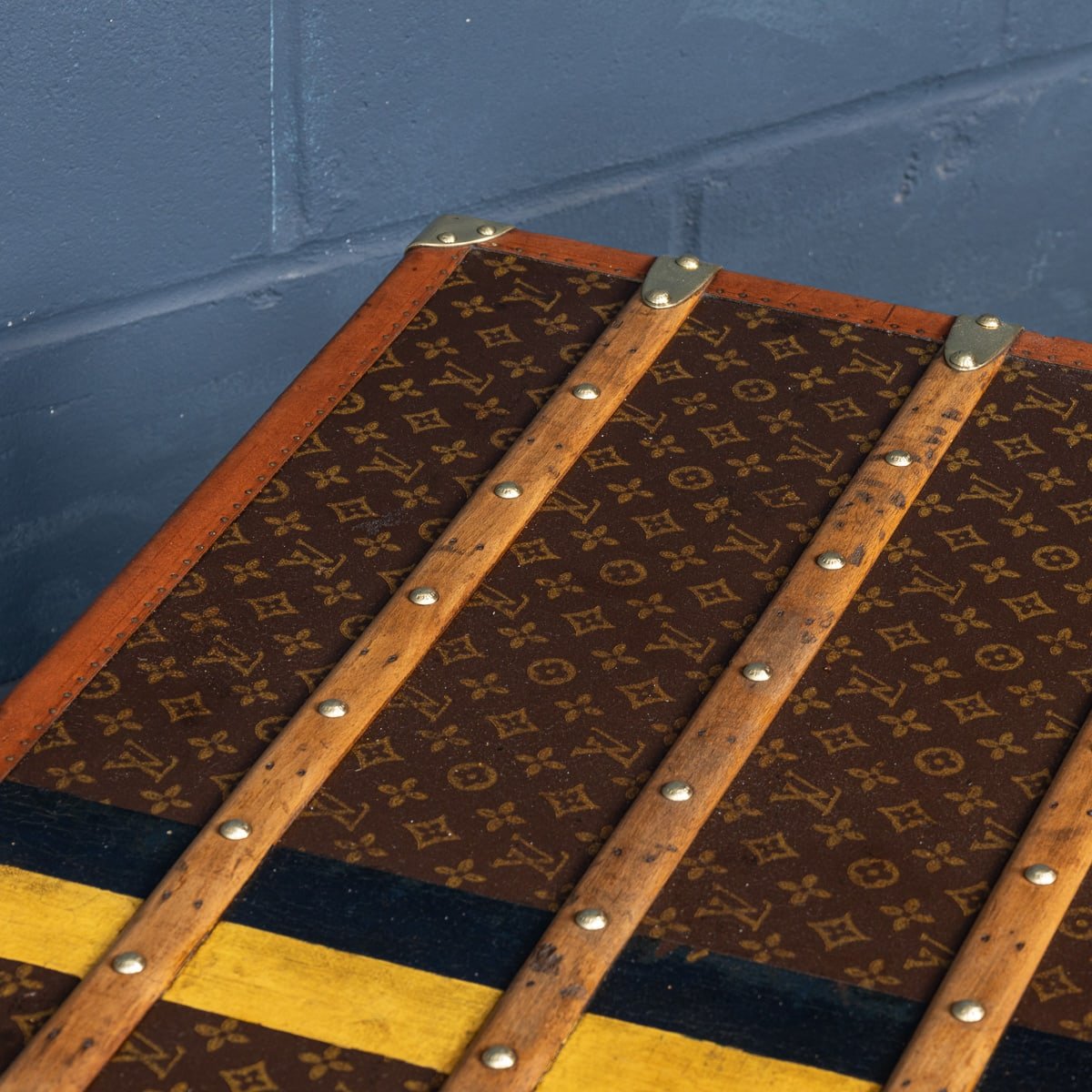 PUSHKINS.COM - B11270 - 20thC LOUIS VUITTON CABIN TRUNK IN MONOGRAM CANVAS, FRANCE c.1930 - 34.jpg