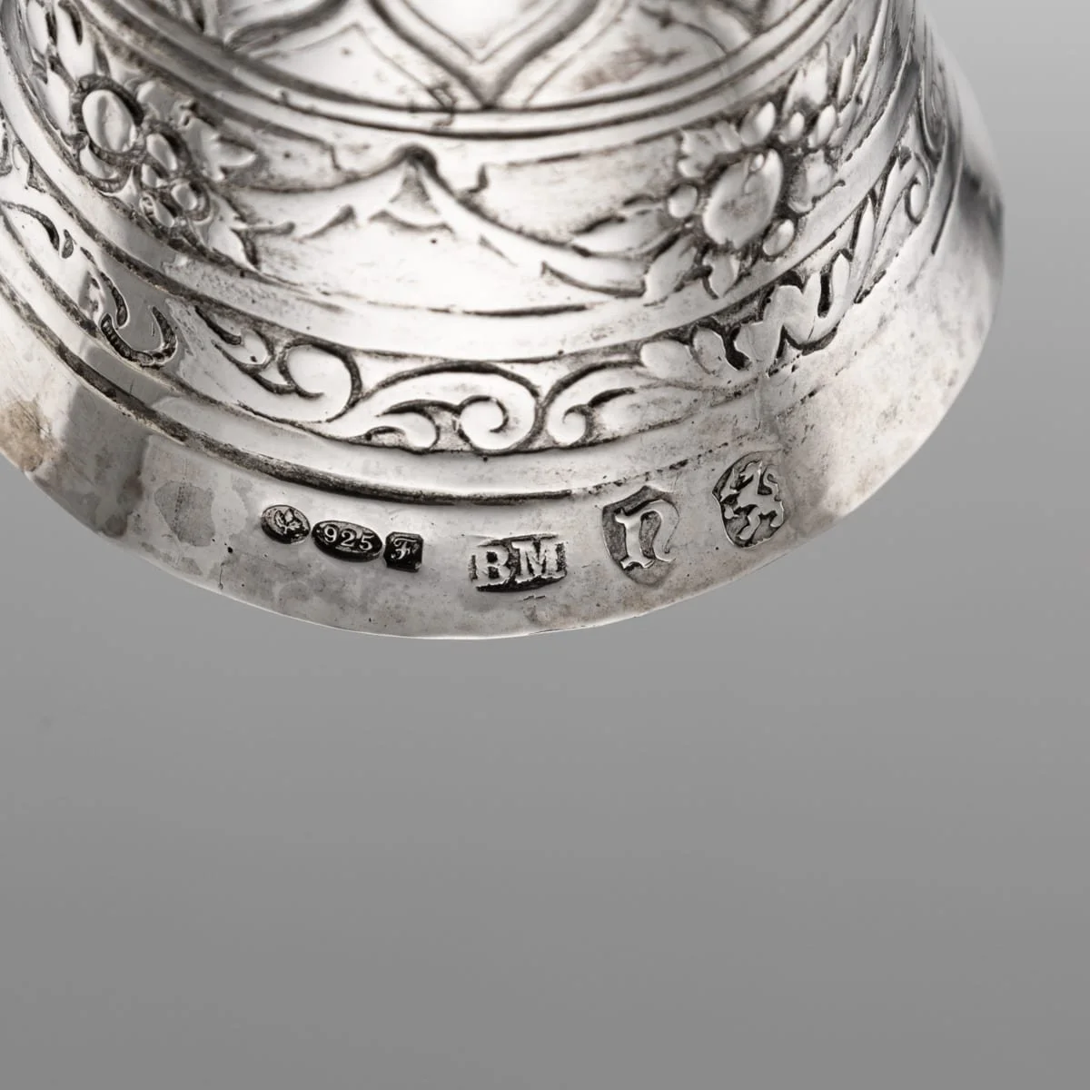 PUSHKINS.COM - B12238d - ANTIQUE 20thC DUTCH SOLID SILVER WEDDING WAGER CUP c.1900 - 12.jpg