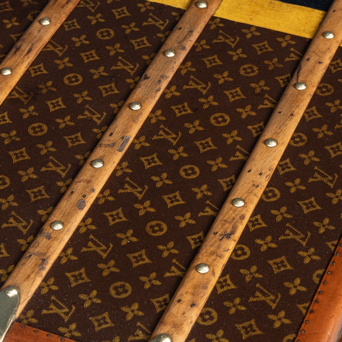 PUSHKINS.COM - B11270 - 20thC LOUIS VUITTON CABIN TRUNK IN MONOGRAM CANVAS, FRANCE c.1930 - 33.jpg
