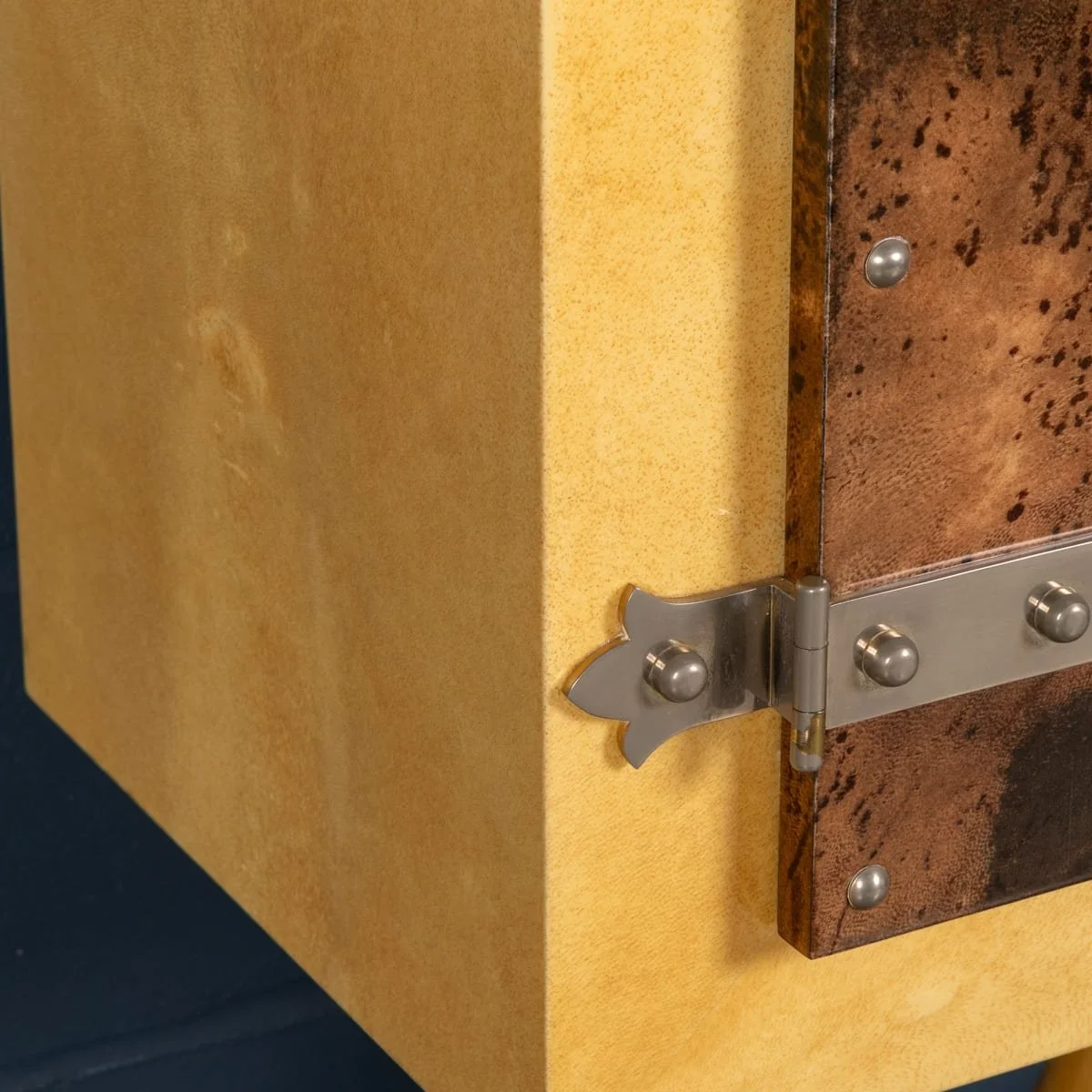 PUSHKINS.COM - B12271 - VINTAGE 20thC ITALIAN GOATSKIN BAR CABINET ON PEDESTAL BASE BY ALDO TURA c.1960 - 20.jpg