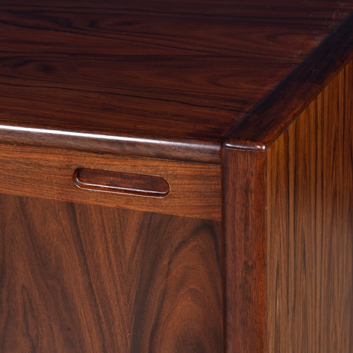 PUSHKINS.COM - B11243 - 20thC DANISH ROSEWOOD SIDEBOARD BY SKOVBY MØBELFABRIK A:S c.1960 - 09.jpg