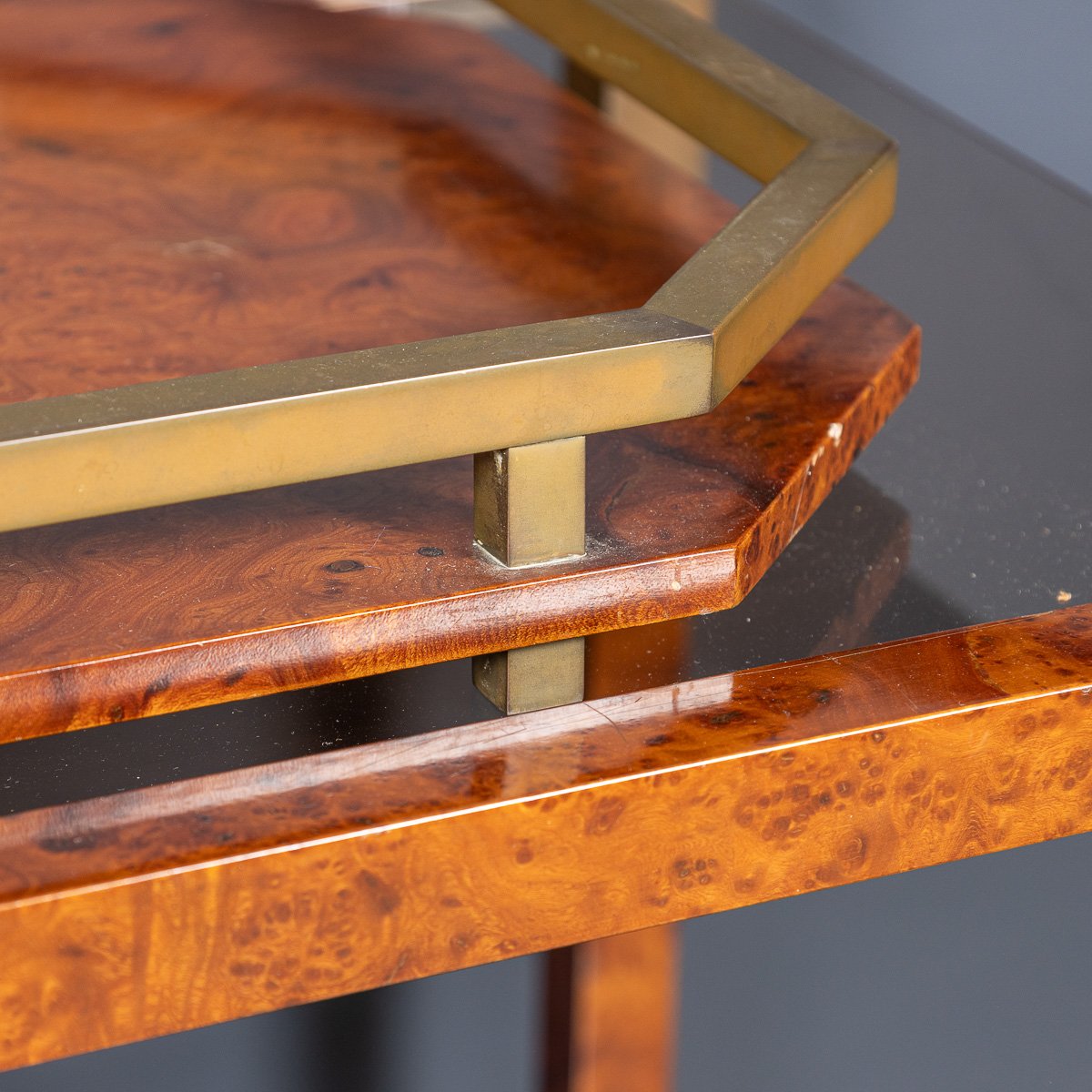 PUSHKINS.COM - D11136 - VINTAGE 20thC BURR YEW, BRASS & GLASS DRINKS TROLLEY & SERVING TRAY c.1970 - 26.jpg