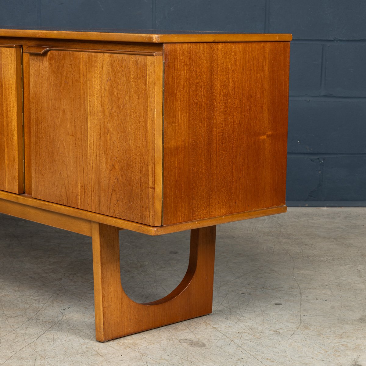 PUSHKINS.COM - B11412 - VINTAGE 20thC ENGLISH TEAK SIDEBOARD BY STONEHILL FURNITURE c.1960 - 10.jpg
