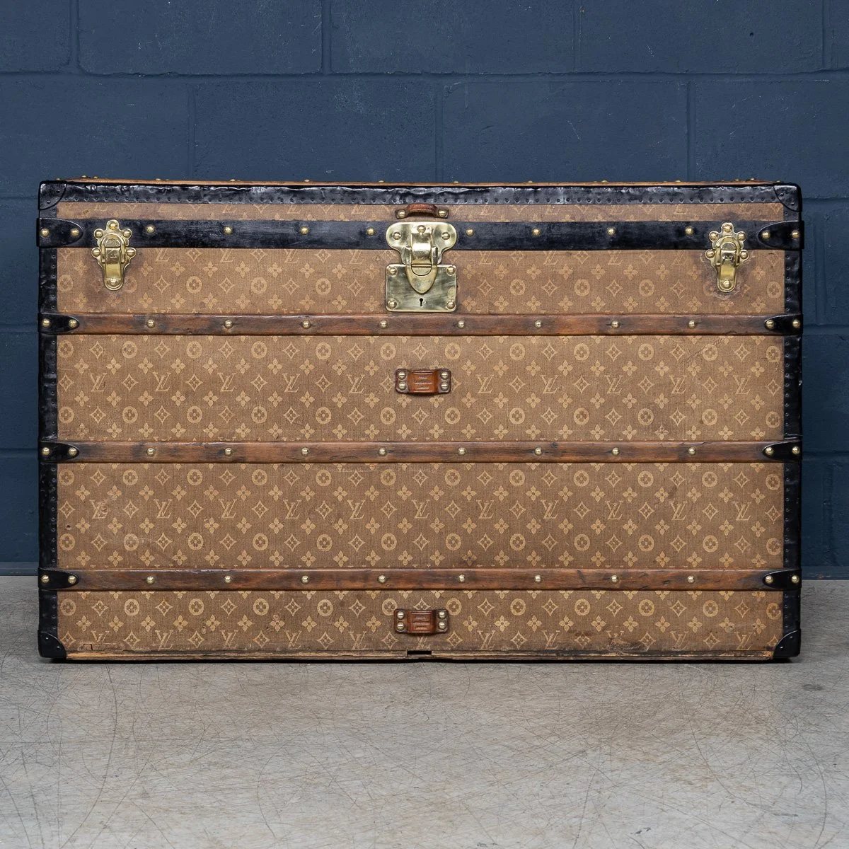 PUSHKINS.COM - B11311w - ANTIQUE 20thC LOUIS VUITTON %22MALLE HAUTE%22 TRUNK IN WOVEN CANVAS, FRANCE c.1900 - 04.jpg