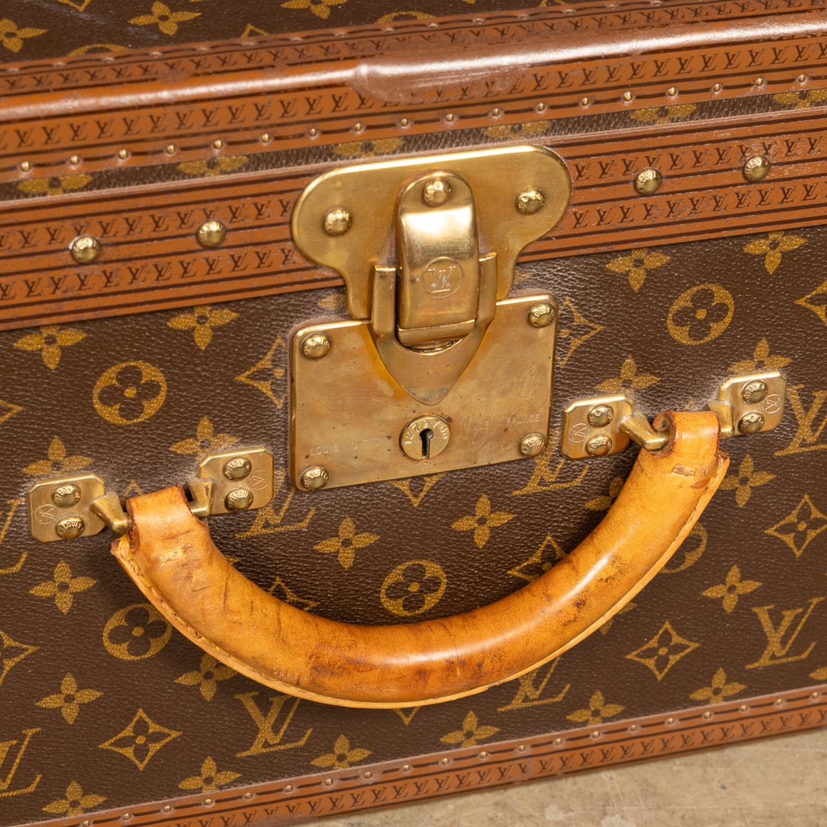 PUSHKINS.COM - Z12138 - VINTAGE 20thC LOUIS VUITTON SUITCASE IN MONOGRAM CANVAS, FRANCE - 24.jpg