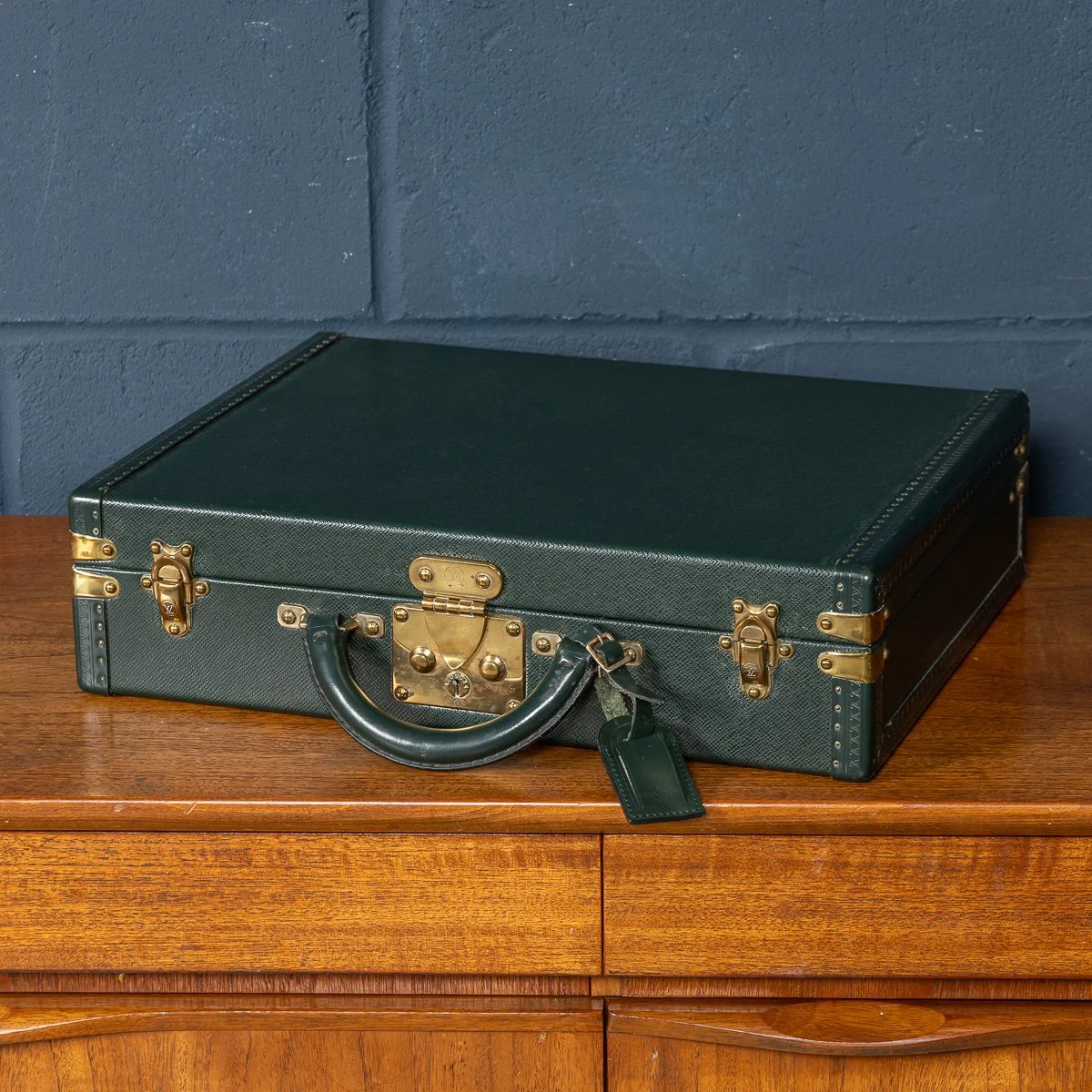 PUSHKINS.COM - B11505 - 20thC LOUIS VUITTON PRESIDENTIAL BRIEFCASE IN GREEN "TAIGA" LEATHER, FRANCE - 03.jpg