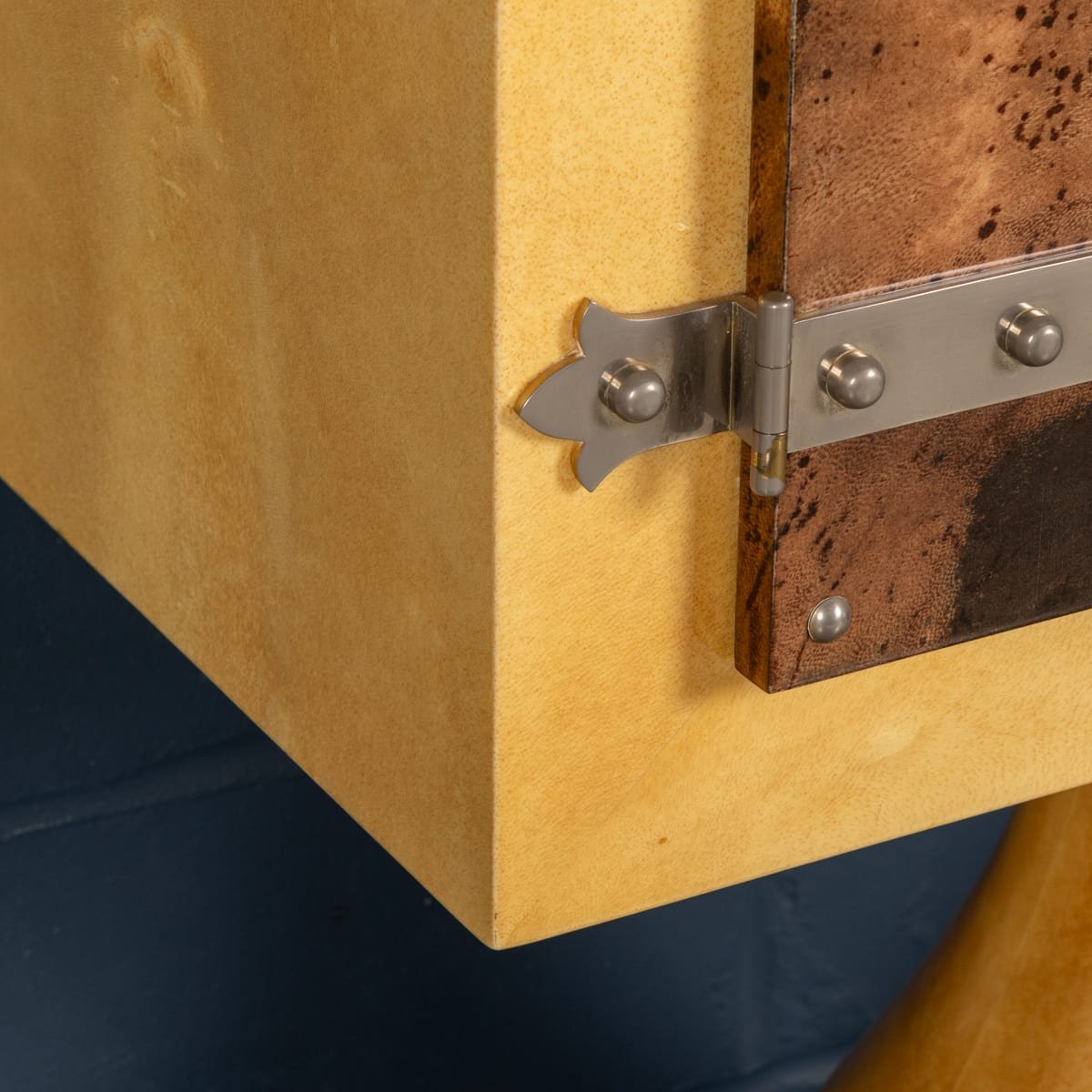 PUSHKINS.COM - B12271 - VINTAGE 20thC ITALIAN GOATSKIN BAR CABINET ON PEDESTAL BASE BY ALDO TURA c.1960 - 21.jpg