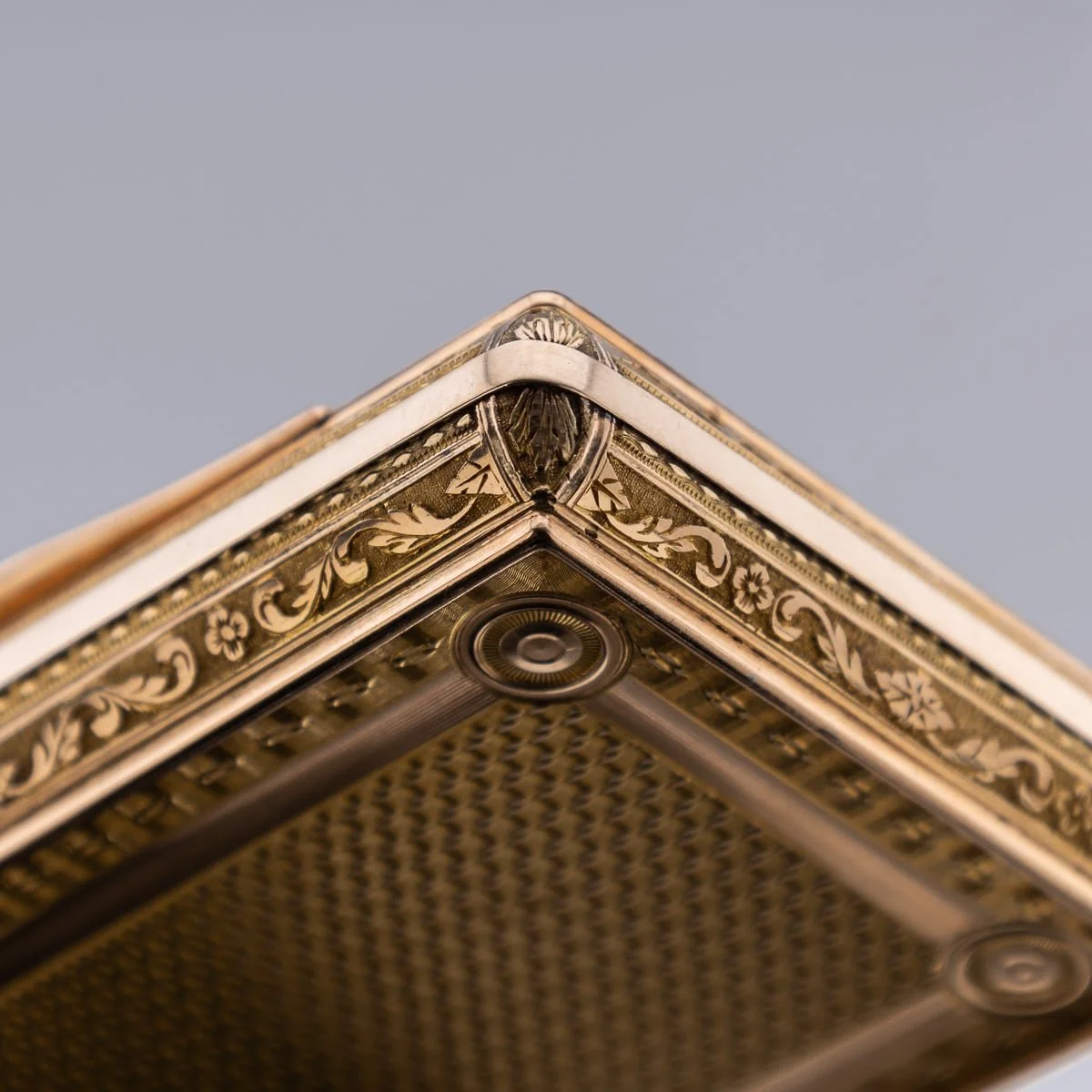 PUSHKIN'S - ANTIQUE 19thC GERMAN THREE-COLOUR 18k GOLD SNUFF BOX, HANAU c.1820 - 17.jpg