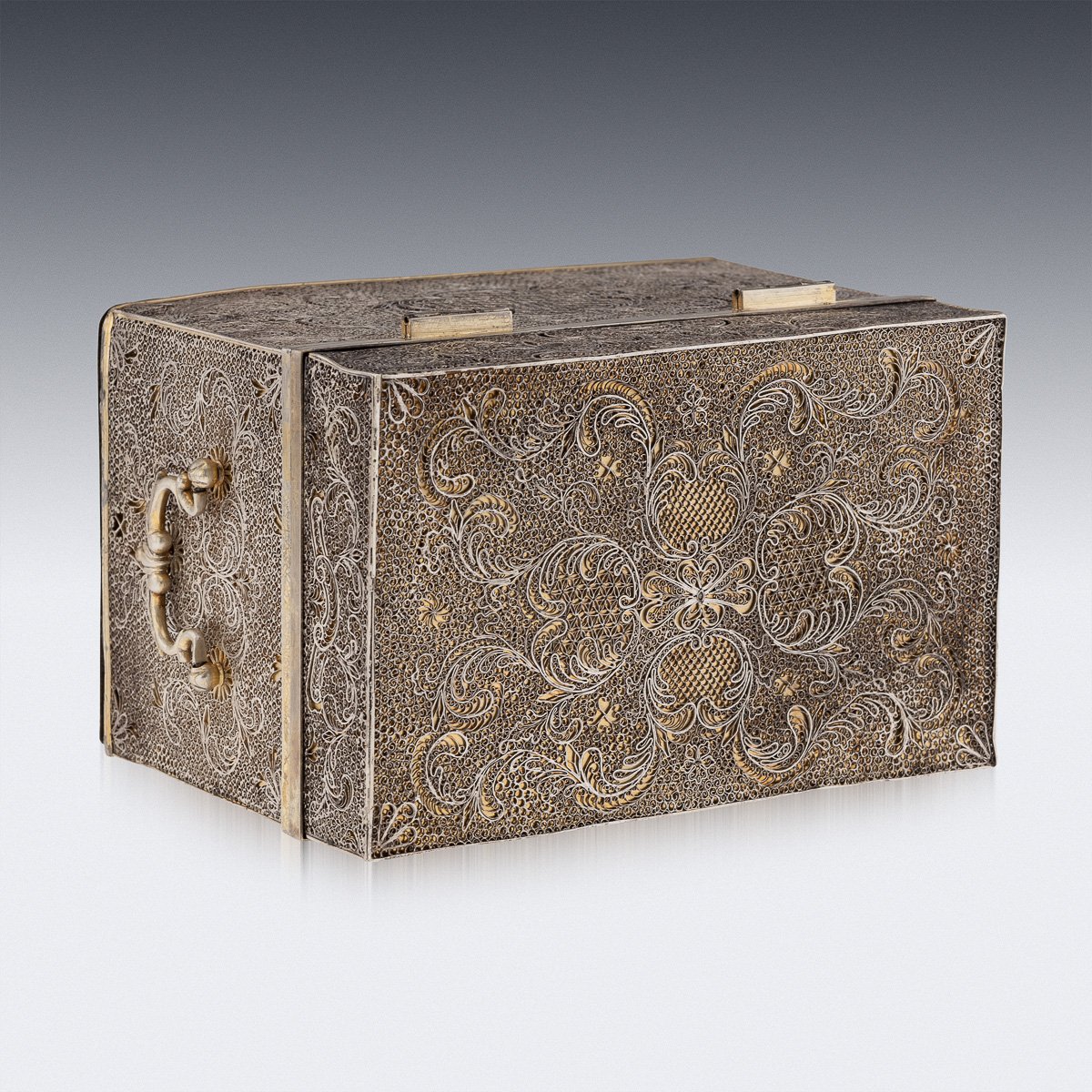 PUSHKINS.COM - J11070 - ANTIQUE 17thC INDO-PORTUGUESE SOLID SILVER FILIGREE TEA CHEST, GOA c.1680 - 09.jpg
