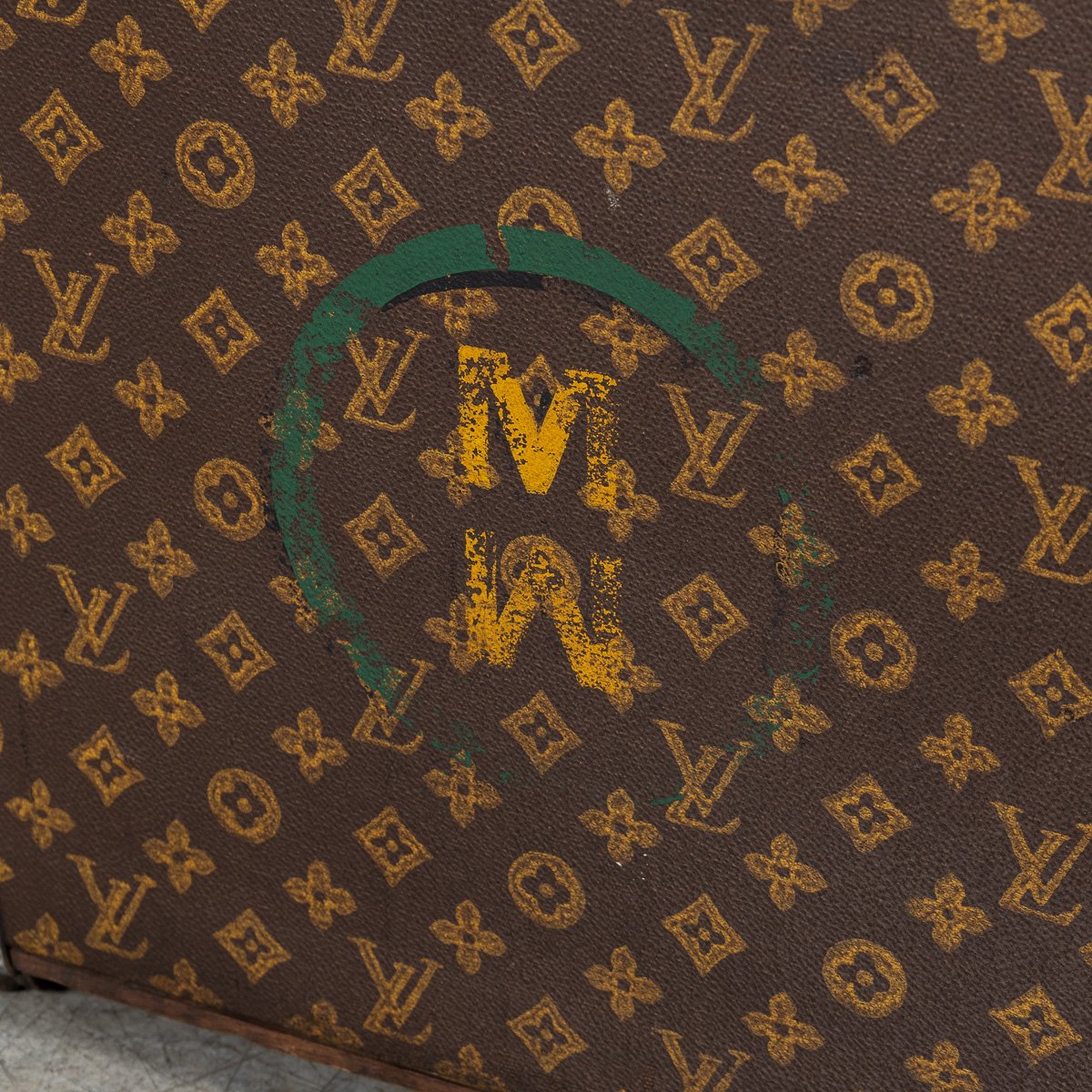 PUSHKINS.COM - B11308w - ANTIQUE 20thC LOUIS VUITTON HAT TRUNK IN MONOGRAM CANVAS, FRANCE c.1920 - 29.jpg