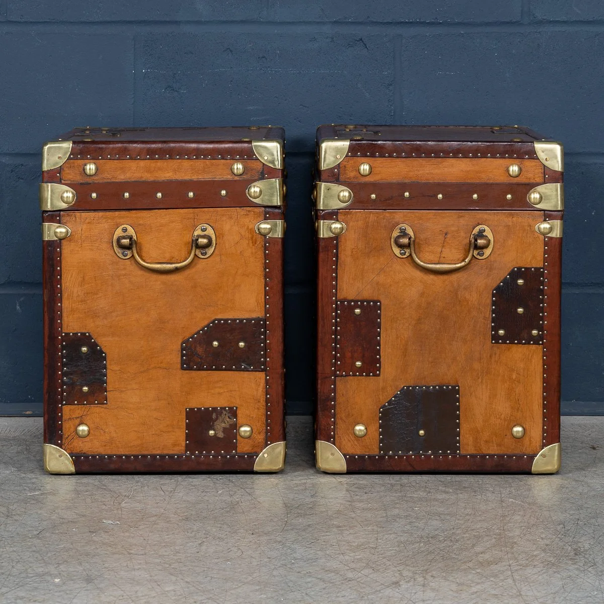 PUSHKINS.COM - B11410d - 20thC PAIR OF LEATHER CLAD ENGLISH ARMY : NAVY STYLE TRUNKS - 05.jpg