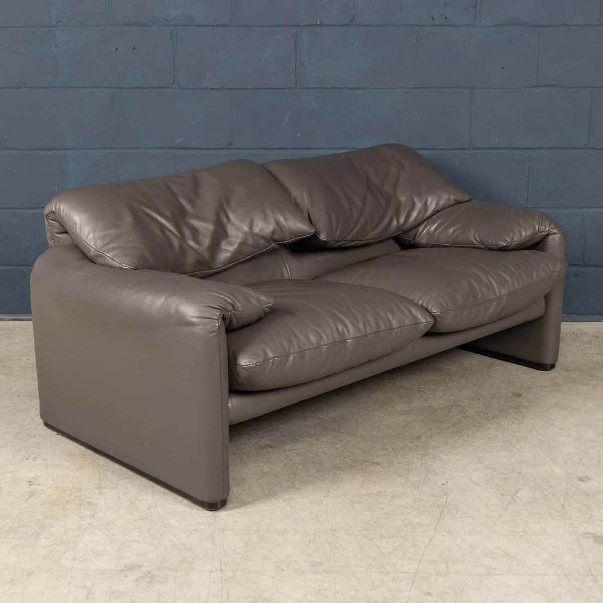 PUSHKINS.COM - B11271 - VINTAGE 20thC ITALIAN MARALUNGA SOFA BY VICO MAGISTRETTI FOR CASSINA c.1980 - 08.jpg