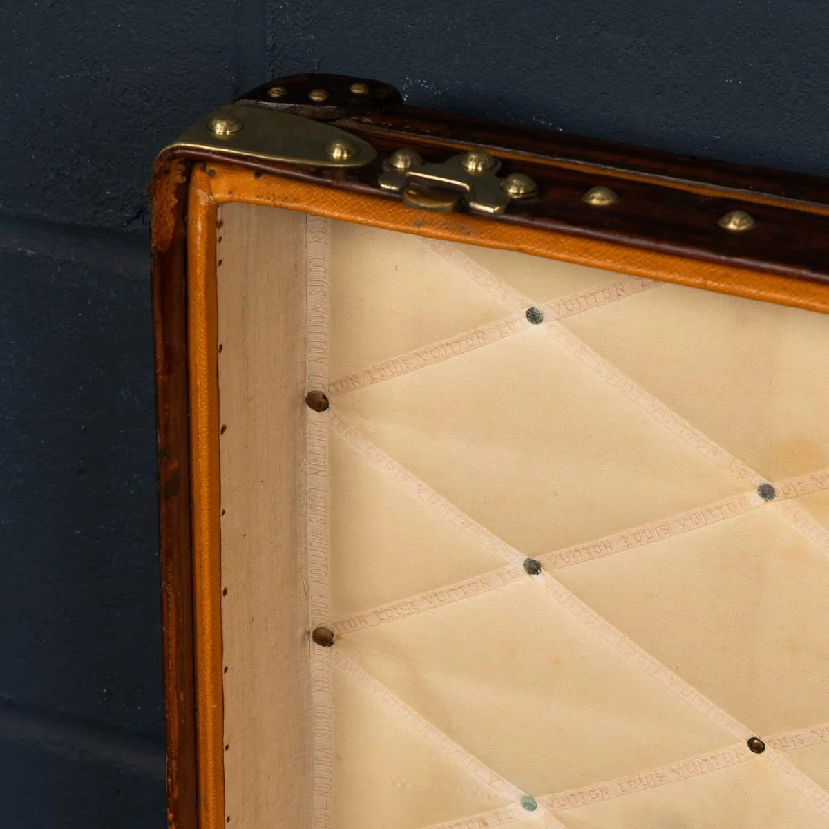 PUSHKINS.COM - B11872 - ANTIQUE 20thC LOUIS VUITTON CABIN TRUNK IN ORANGE VUITTONITE CANVAS c.1905 - 19.jpg