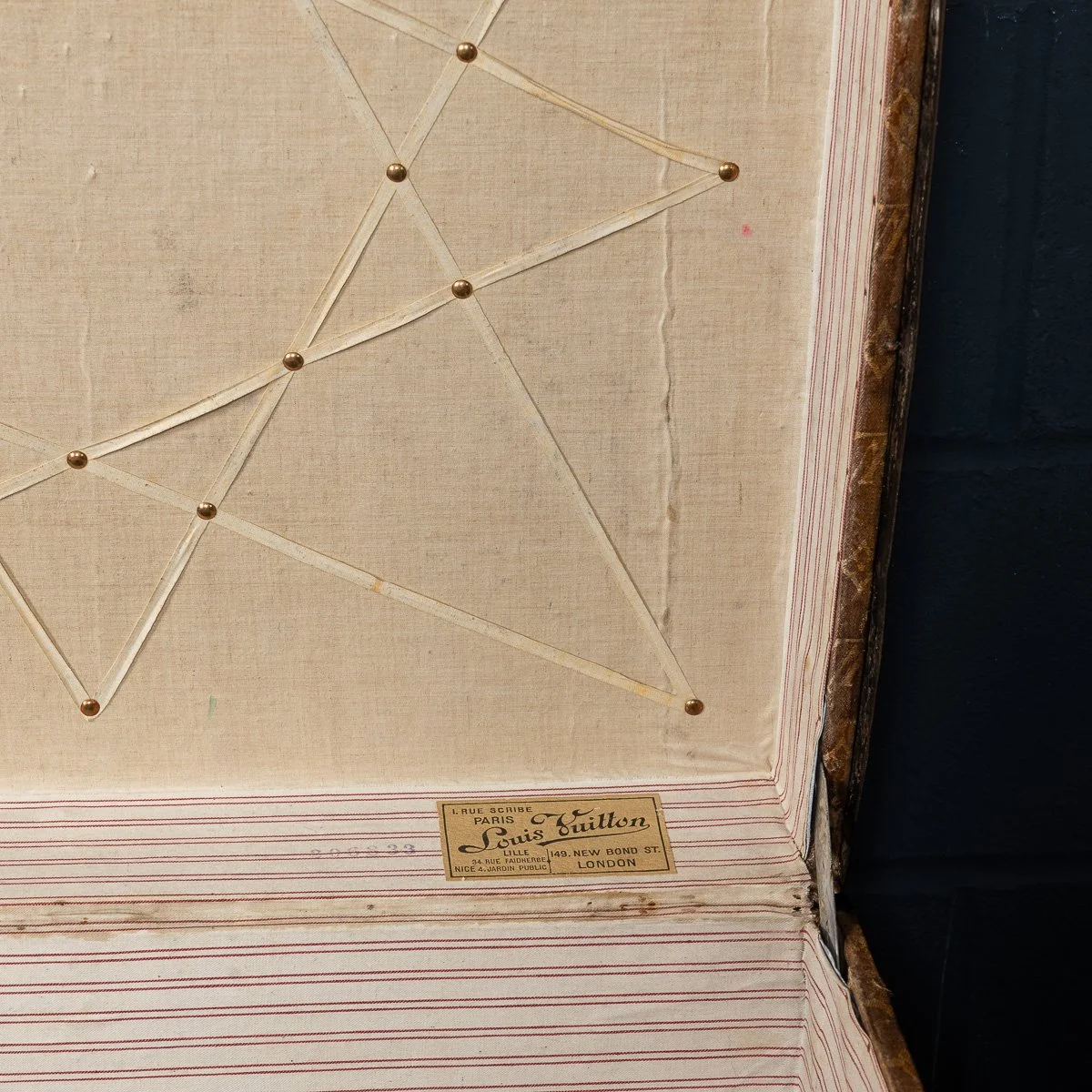 PUSHKINS.COM - B11503w - ANTIQUE 20thC LOUIS VUITTON HAT TRUNK IN WOVEN CANVAS, FRANCE c.1890 - 23.jpg