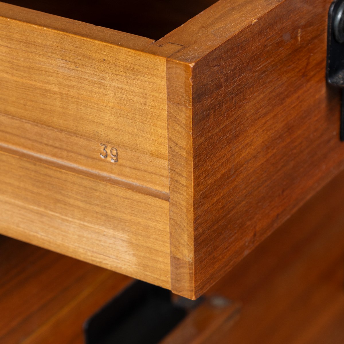 PUSHKINS.COM - D11122 - VINTAGE 20thC ITALIAN CHEST OF DRAWERS BY ICO PARISI FOR MIM ROMA c.1950 - 10.jpg