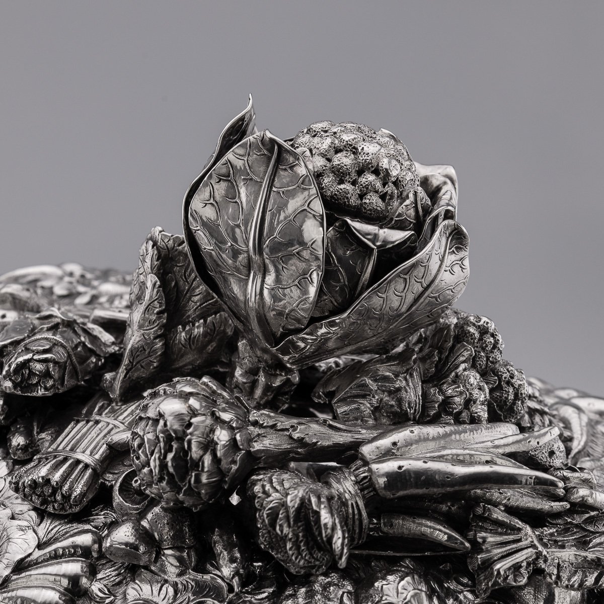 PUSHKINS.COM - B00060 - ANTIQUE 19thC GEORGIAN SOLID SILVER SOUP TUREEN BY EDWARD FARRELL, LONDON c.1823 - 12.jpg