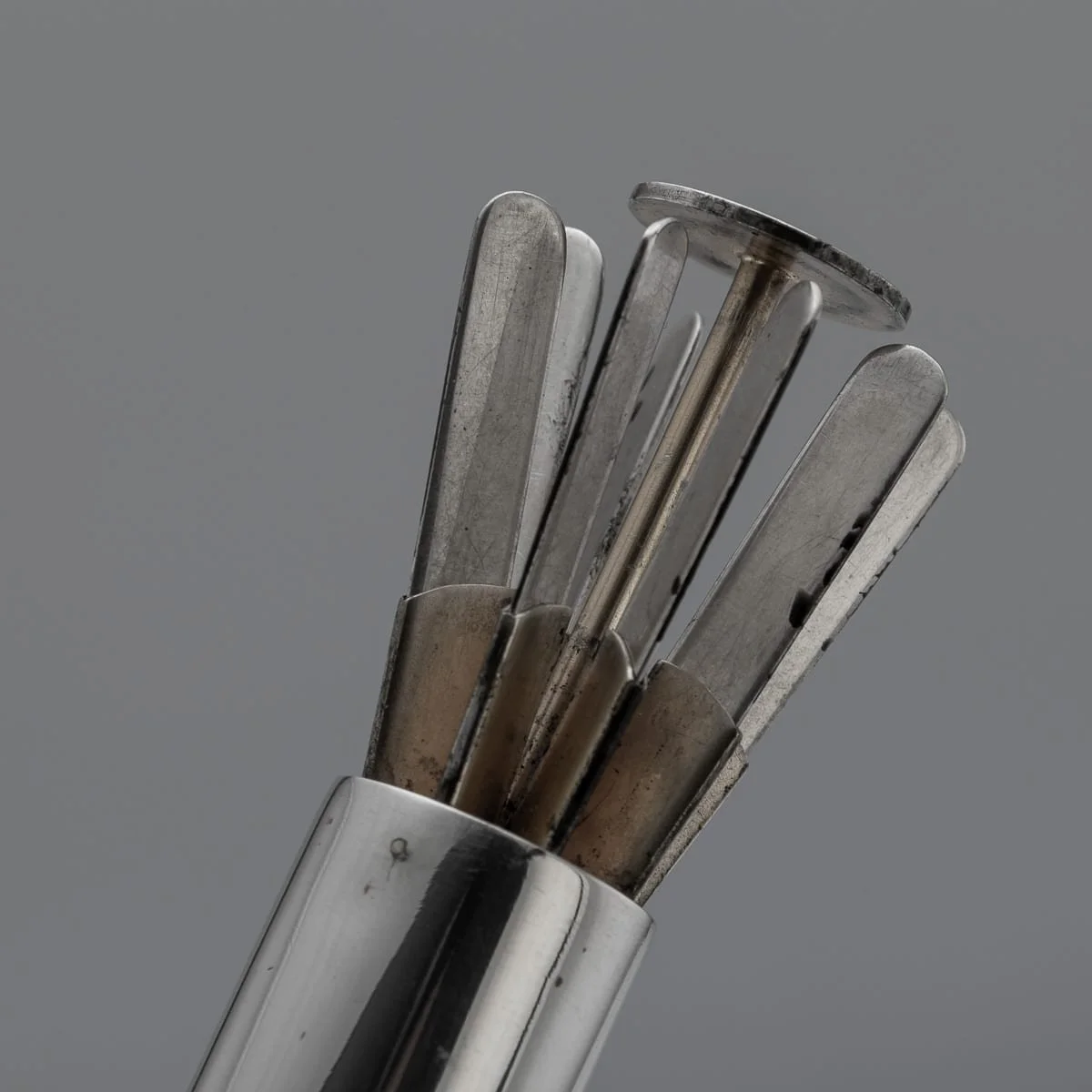 PUSHKINS.COM - J12214 - VINTAGE 20thC ENGLISH SOLID SILVER CARTRIDGE BUTT MARKER PLACEFINDER BY ASPREY - 11.jpg
