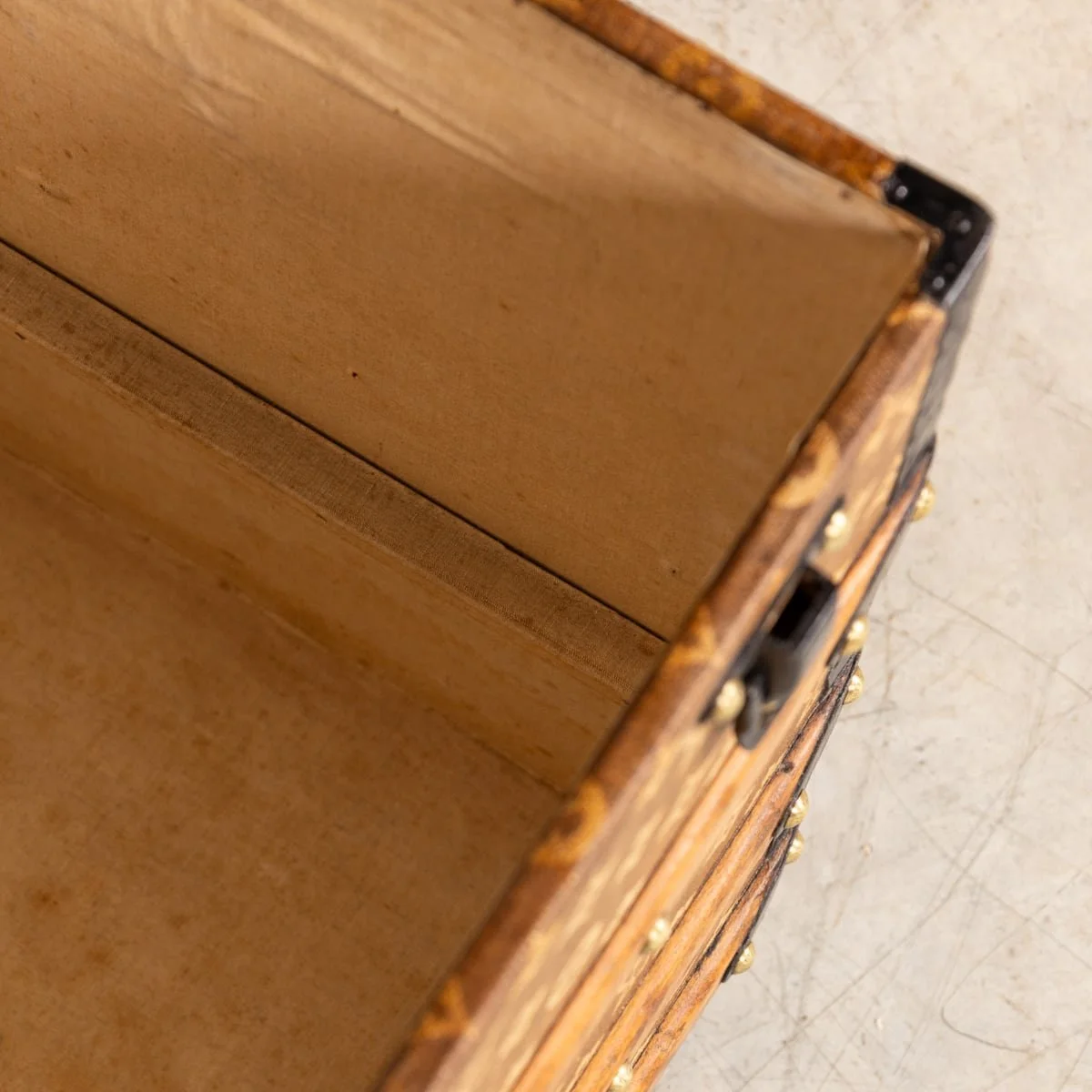 PUSHKIN'S - ANTIQUE 19thC LOUIS VUITTON TRUNK IN WOVEN CANVAS, FRANCE c.1890 - 38.jpg